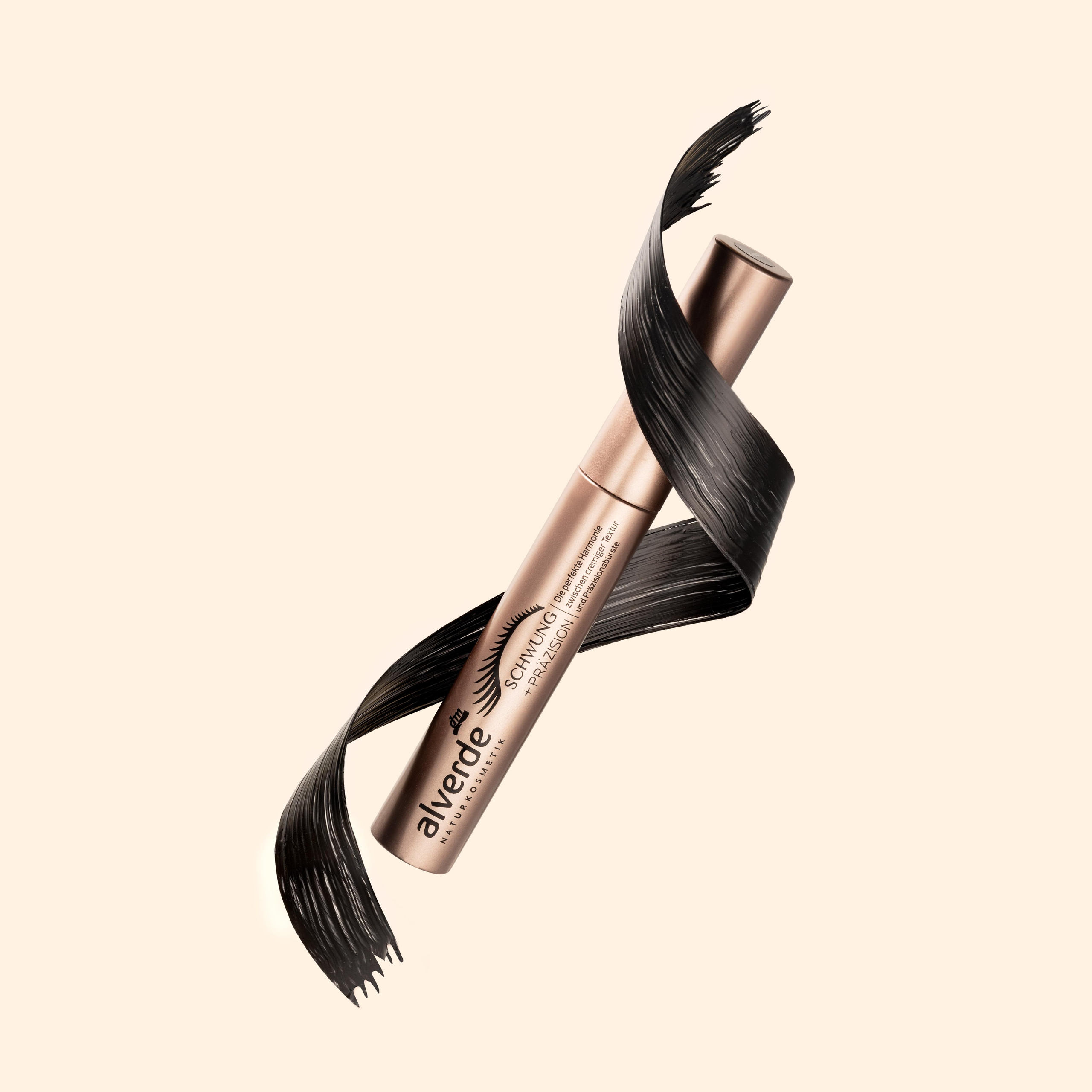 Levitierende Mascara-Linie, künstlerische Content-Fotografie für Social Media, Werbung und Produktdarstellung