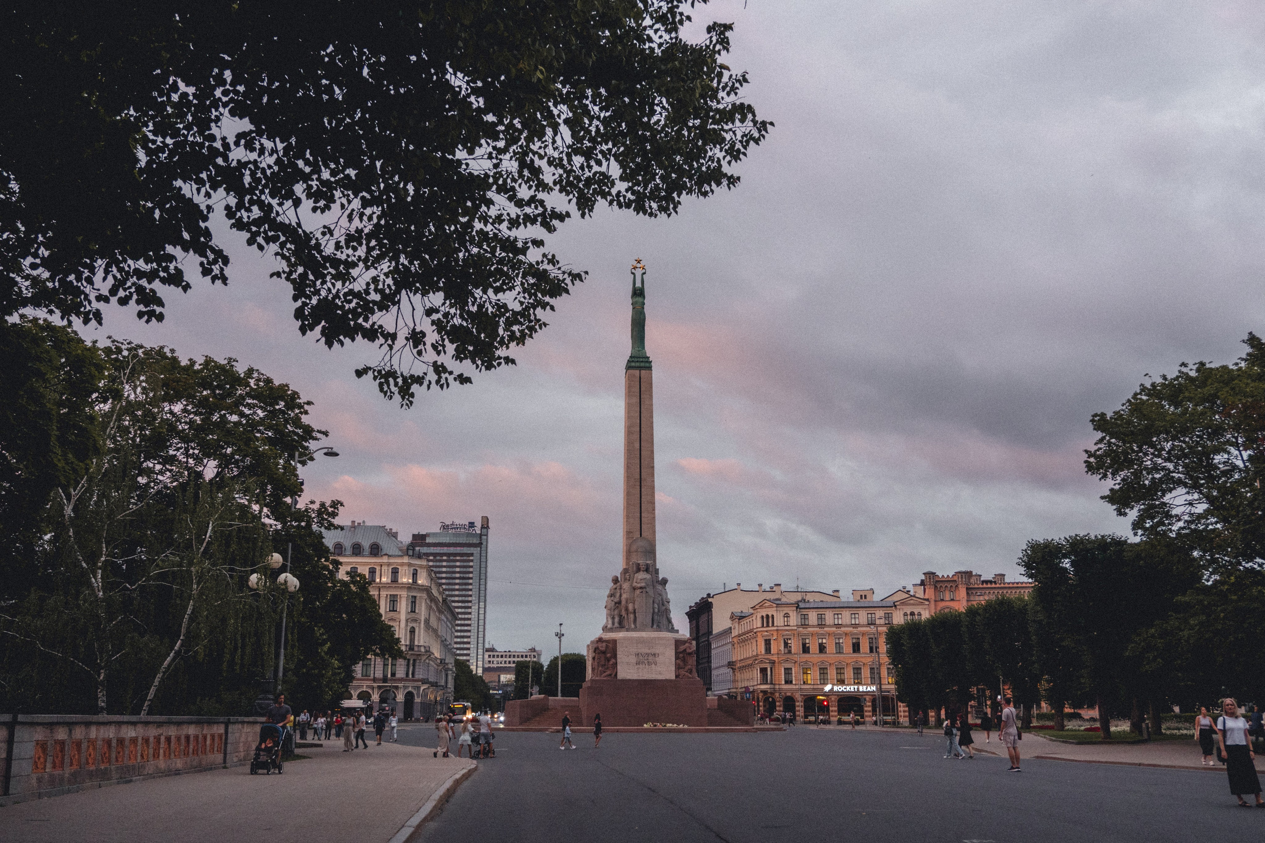 Voyage à Riga. Photographe sur Cote d’Azur. Portraits de familles, couples, enfants, événements