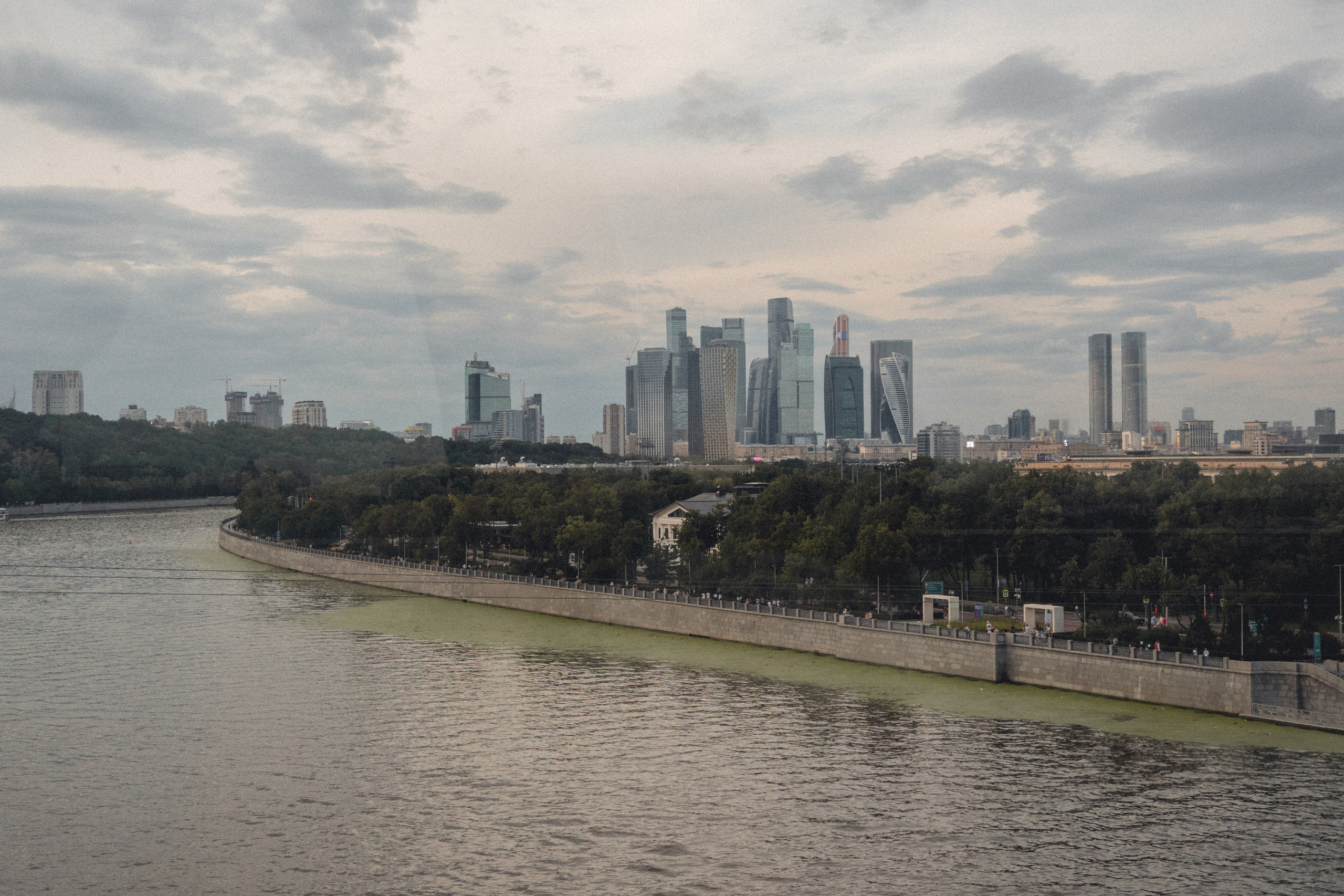 Воробьевы Горы. Photographe sur Cote d’Azur. Portraits de familles, couples, enfants, événements