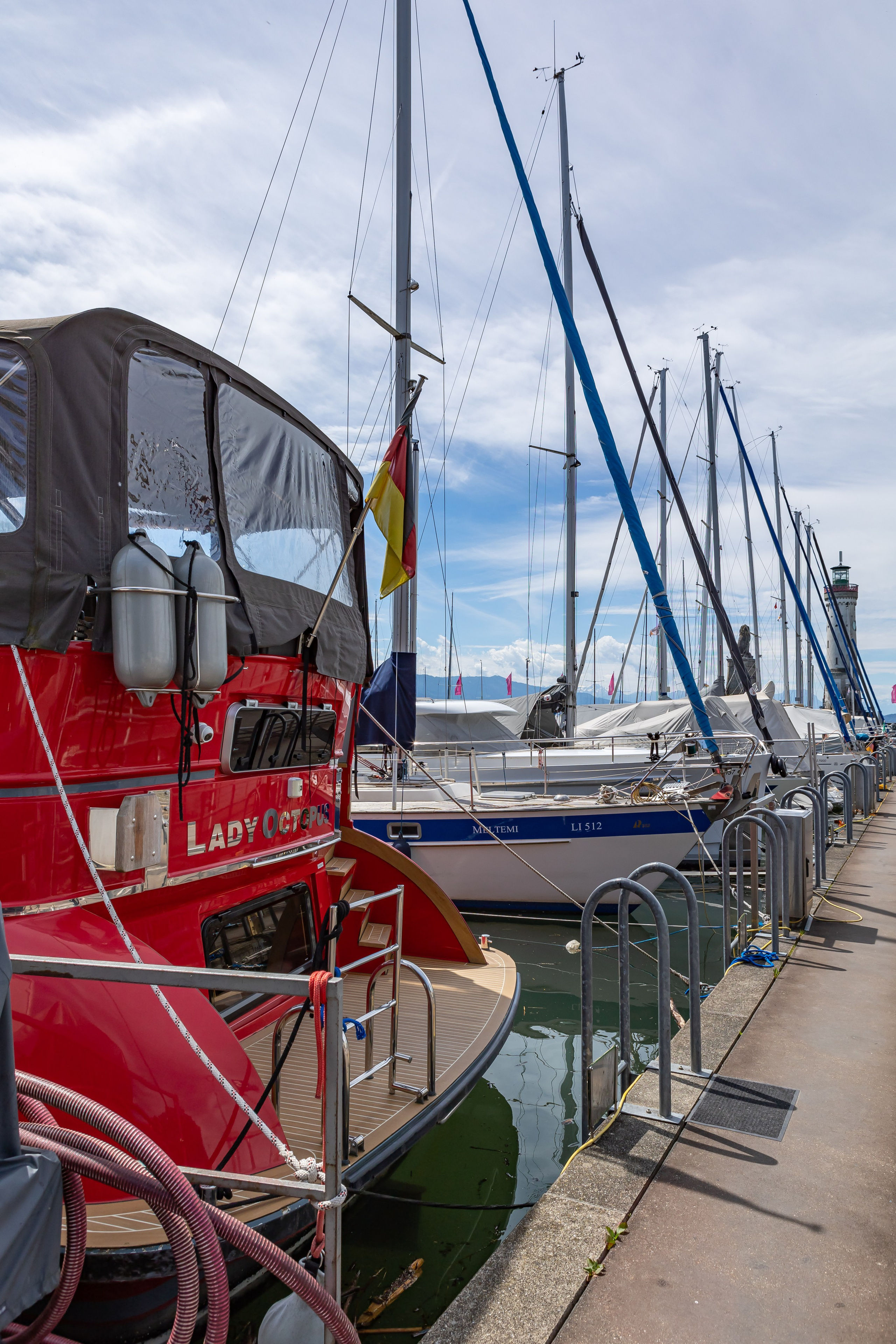 <img src="bild1.jpg" alt="Lindau Insel Fotografie kaufen"><img src="bild2.jpg" alt="Lindau Bodensee Bilder"><img src="bild3.jpg" alt="Lindau Altstadt Fotos kaufen"><img src="bild4.jpg" alt="Lindau Hafen Fotodruck"><img src="bild5.jpg" alt="Lindau Uferpromenade Wandbilder"><img src="bild6.jpg" alt="Lindau Kunstfotografie kaufen"><img src="bild7.jpg" alt="Lindau Leuchtturm und Löwe Bilder"><img src="bild8.jpg" alt="Lindau Innenstadt schöne Bilder"><img src="bild9.jpg" alt="Lindau Landschaftsfotografie kaufen"><img src="bild10.jpg" alt="Lindau Bodensee Fotos als Deko">