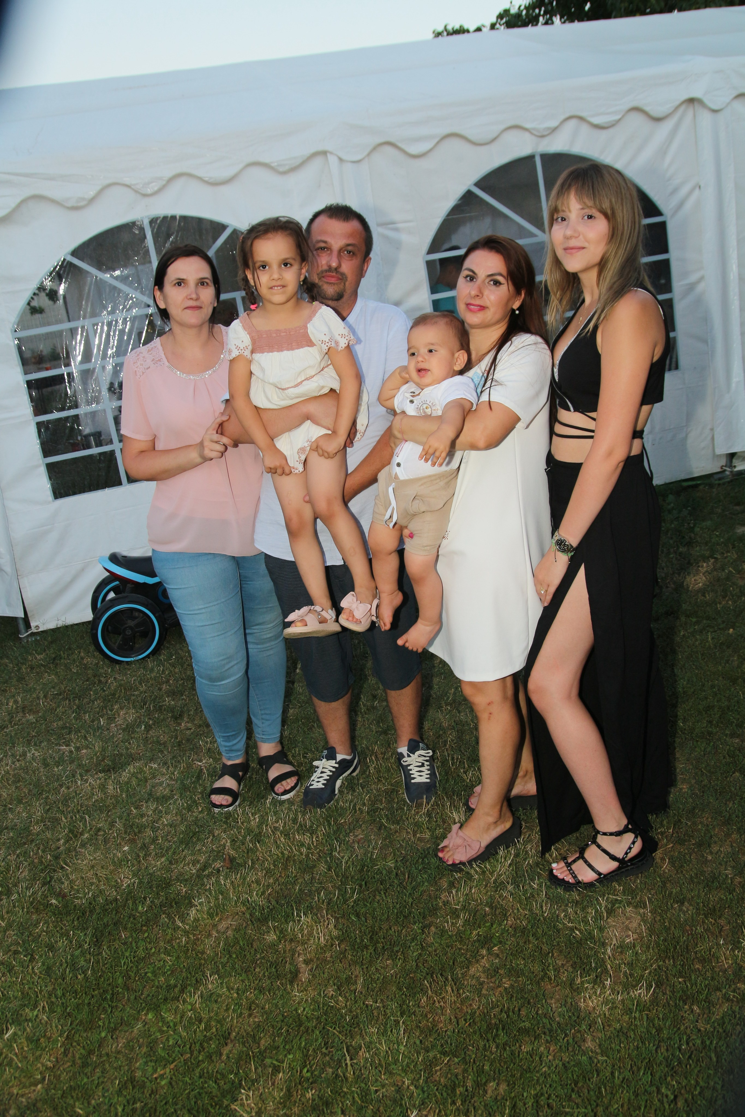 BYZO MEDIA. PETRU BYZO - family and children photographer in ROMANIA