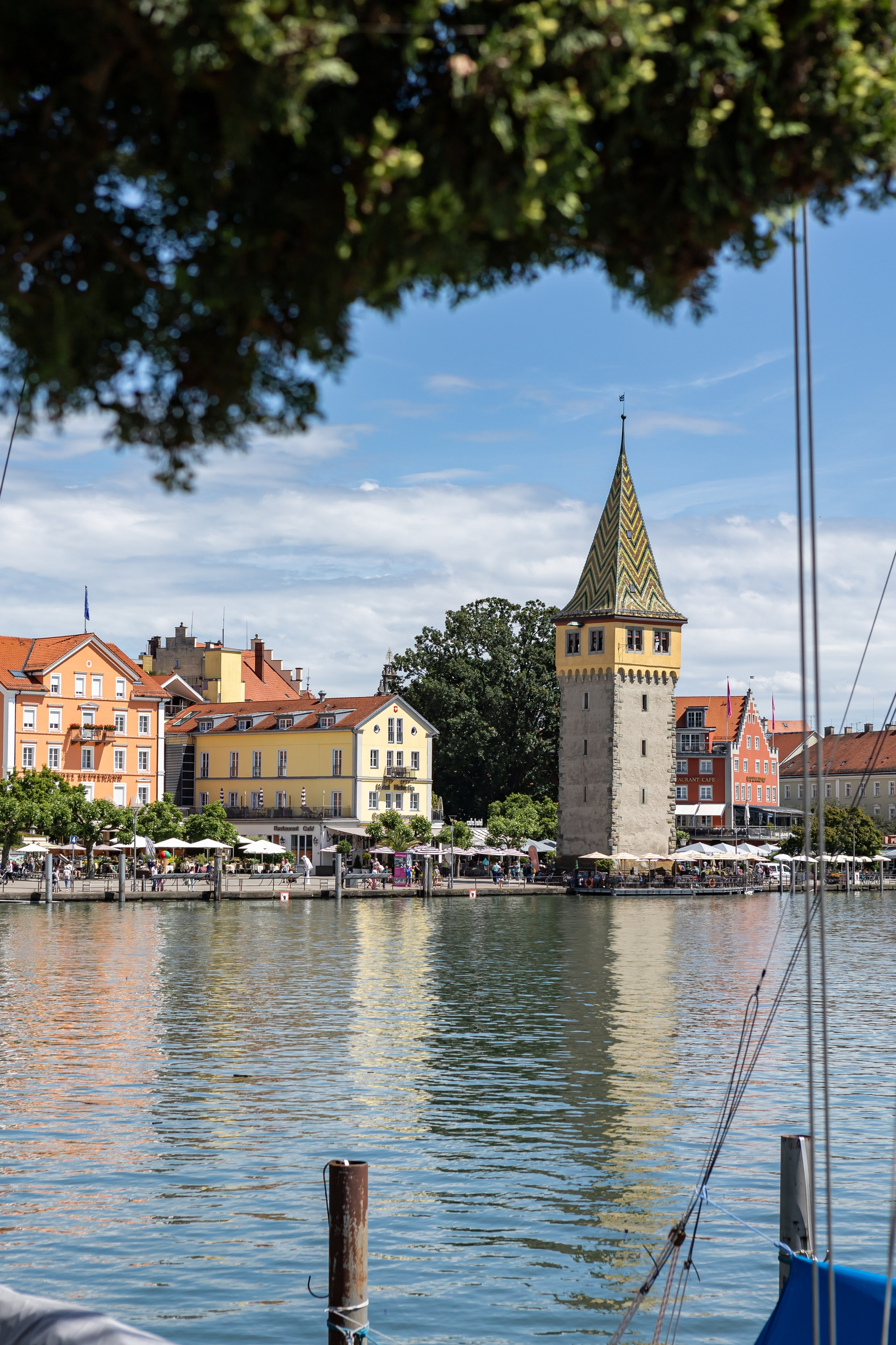 <img src="bild1.jpg" alt="Lindau Insel Fotografie kaufen"><img src="bild2.jpg" alt="Lindau Bodensee Bilder"><img src="bild3.jpg" alt="Lindau Altstadt Fotos kaufen"><img src="bild4.jpg" alt="Lindau Hafen Fotodruck"><img src="bild5.jpg" alt="Lindau Uferpromenade Wandbilder"><img src="bild6.jpg" alt="Lindau Kunstfotografie kaufen"><img src="bild7.jpg" alt="Lindau Leuchtturm und Löwe Bilder"><img src="bild8.jpg" alt="Lindau Innenstadt schöne Bilder"><img src="bild9.jpg" alt="Lindau Landschaftsfotografie kaufen"><img src="bild10.jpg" alt="Lindau Bodensee Fotos als Deko">