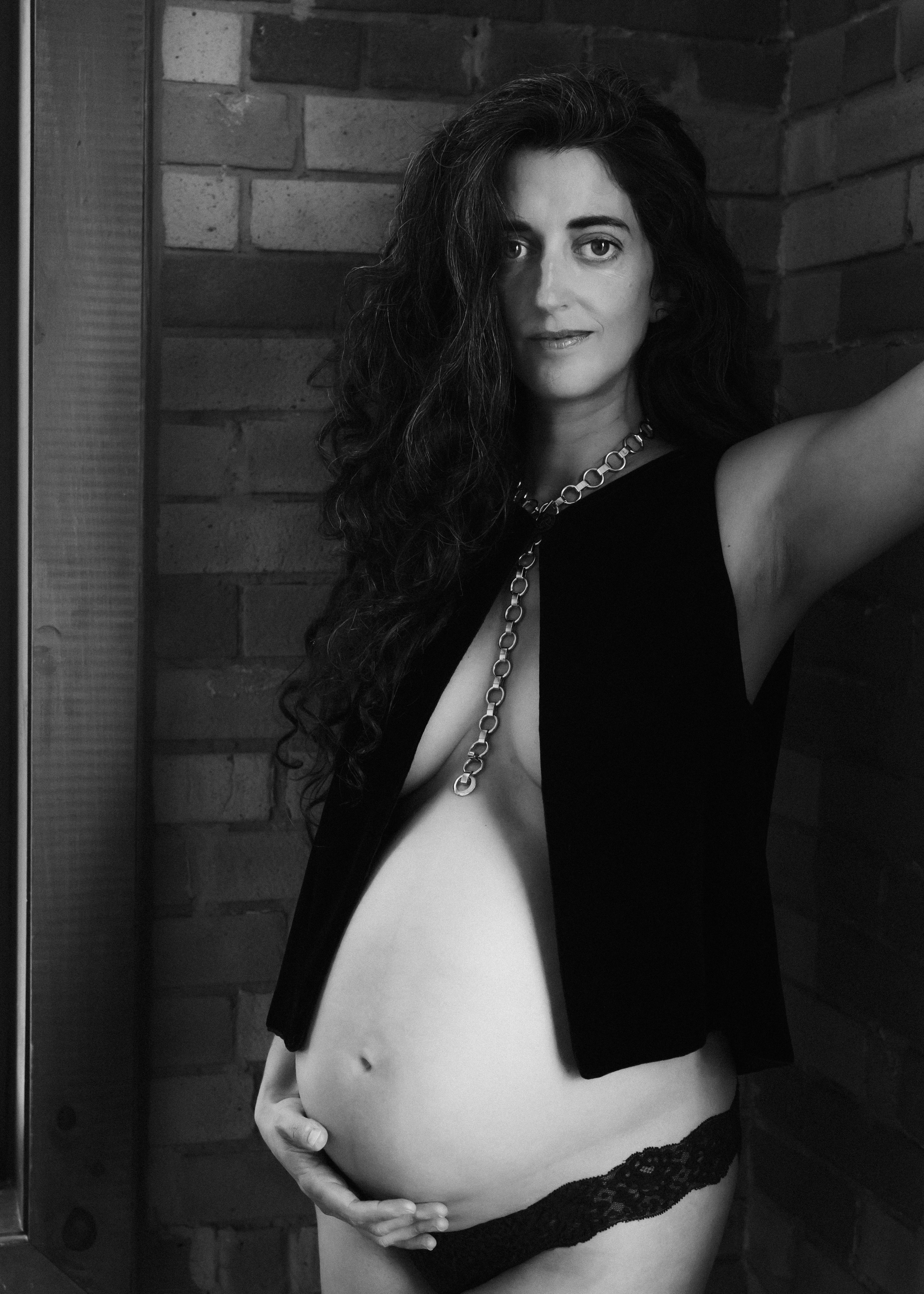 Maternity photography by BobbiJo Stuart. Portrait and Personal Brand Photographer in Simcoe County, Ontario, Bobbi-jo Stuart