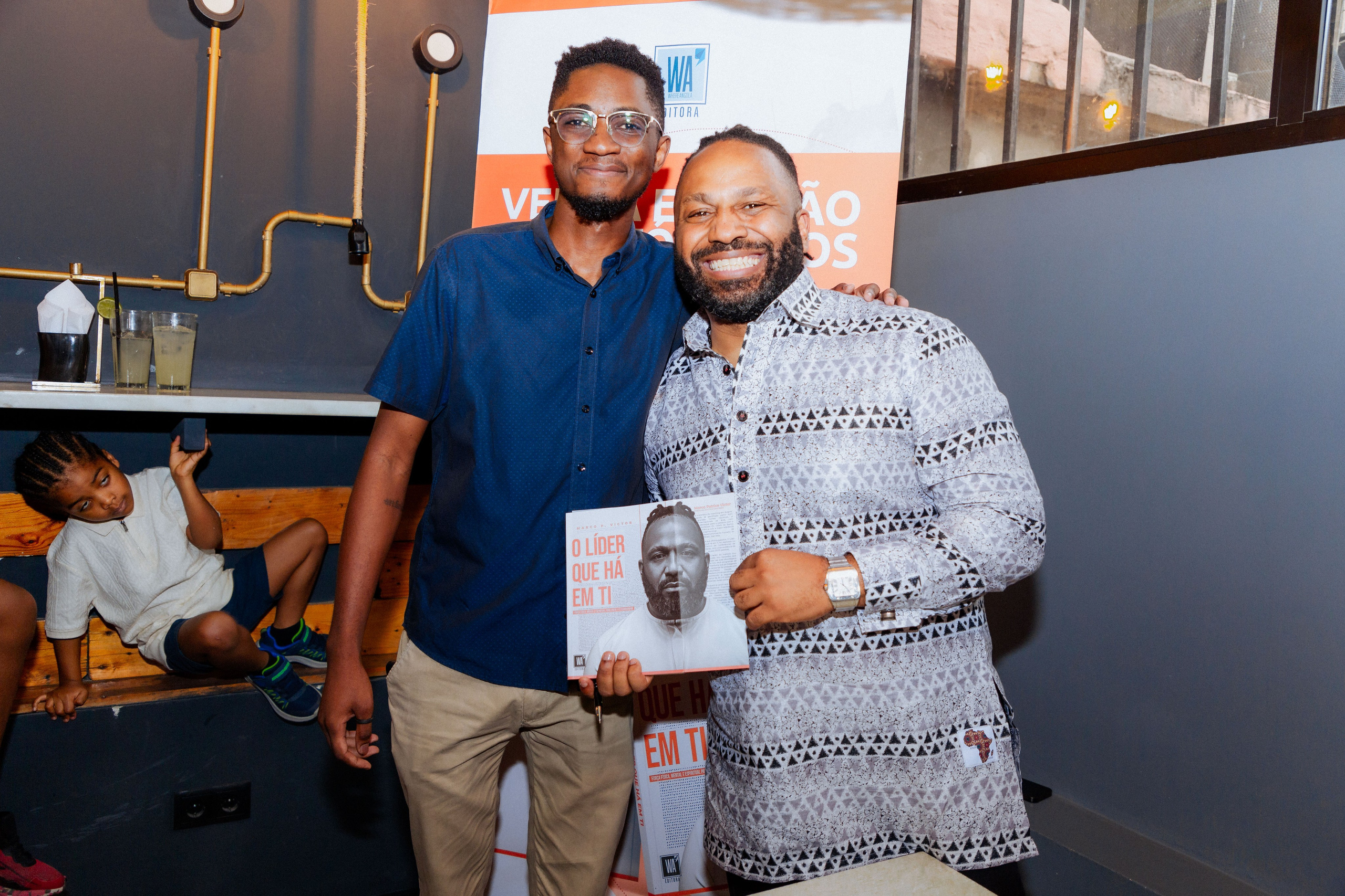 Lançamento do livro — MV