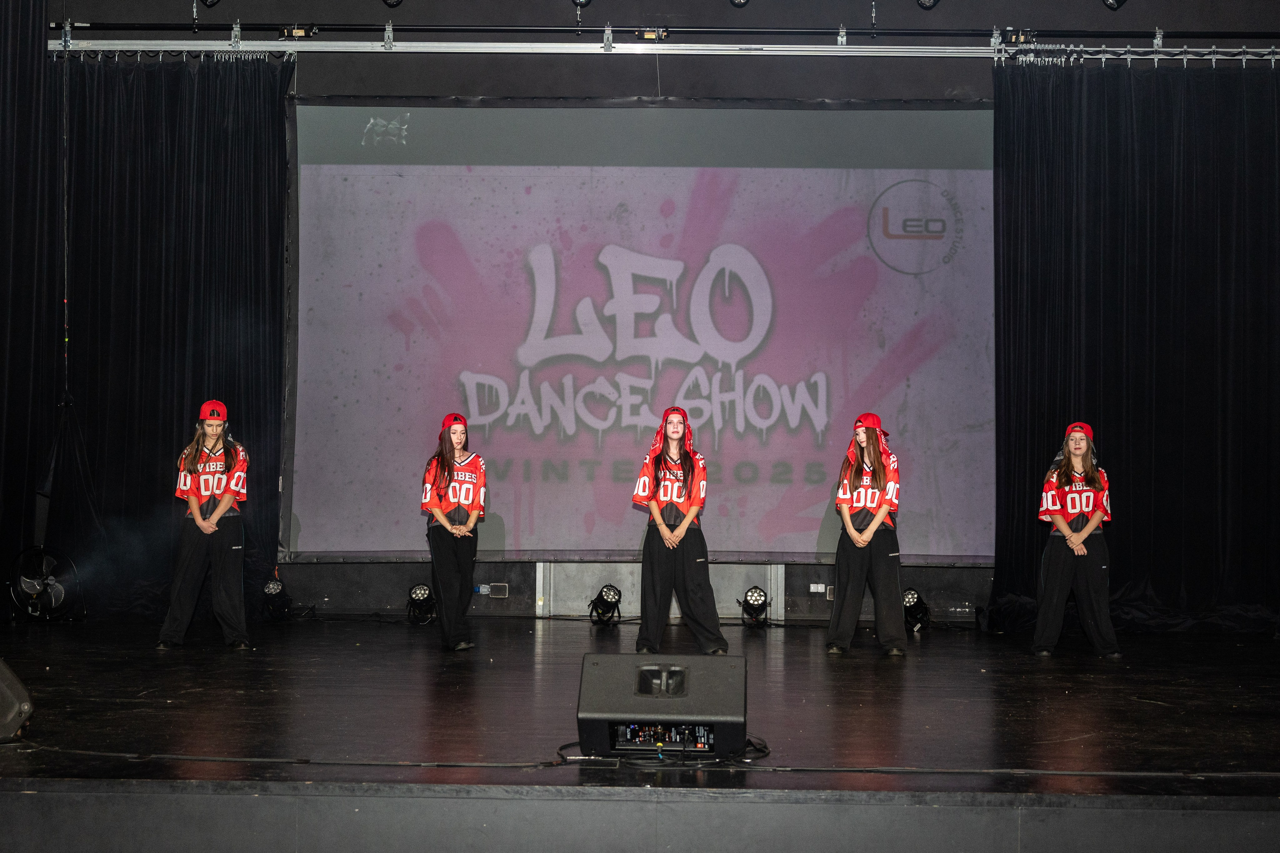 LEO DANCE SHOW WINTER 2025. Семейный и детский фотограф в Варшаве Мила Бобровская