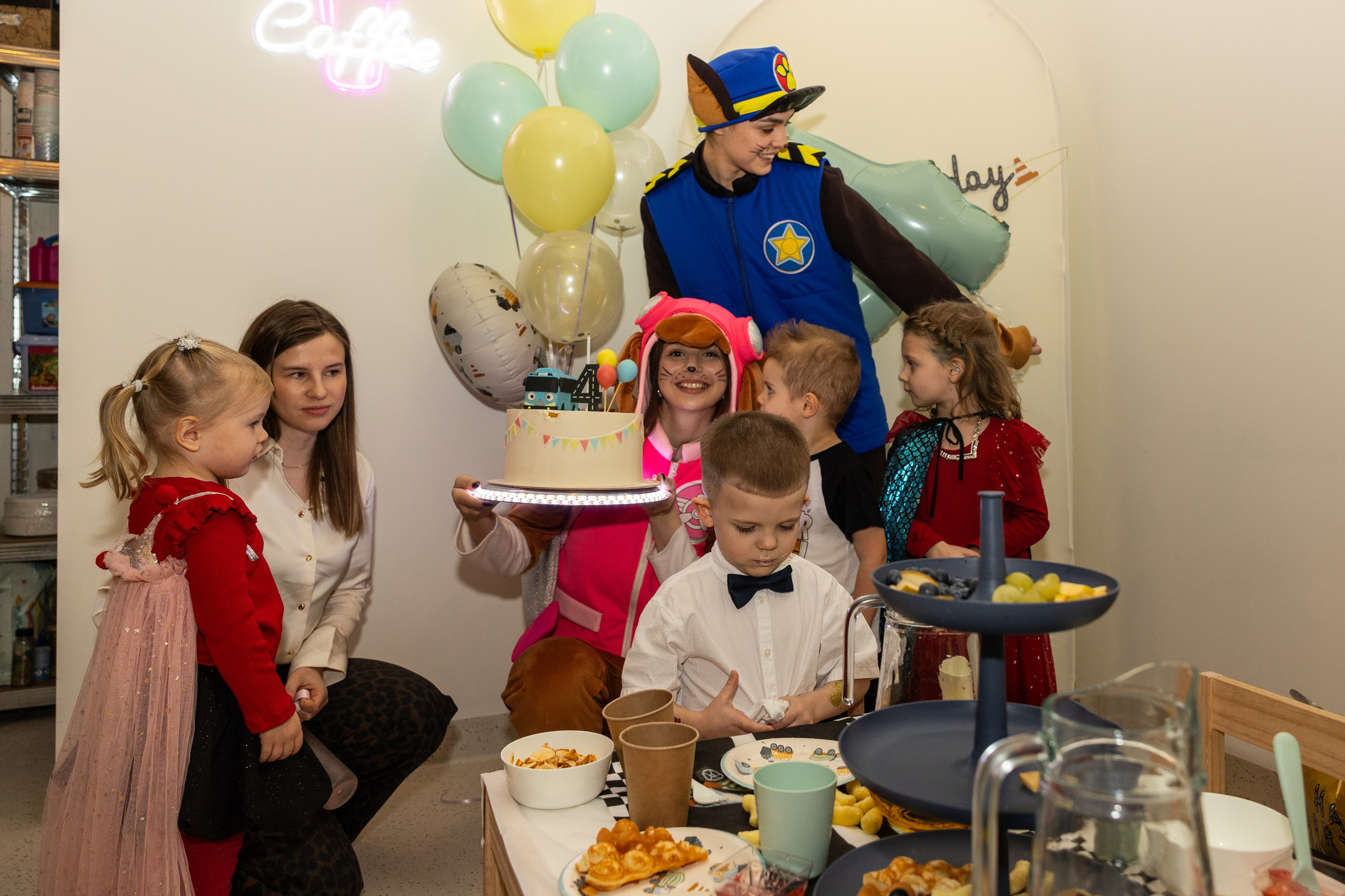 День рождения Артёма 24 января 2026 года. Семейный и детский фотограф в Варшаве Мила Бобровская