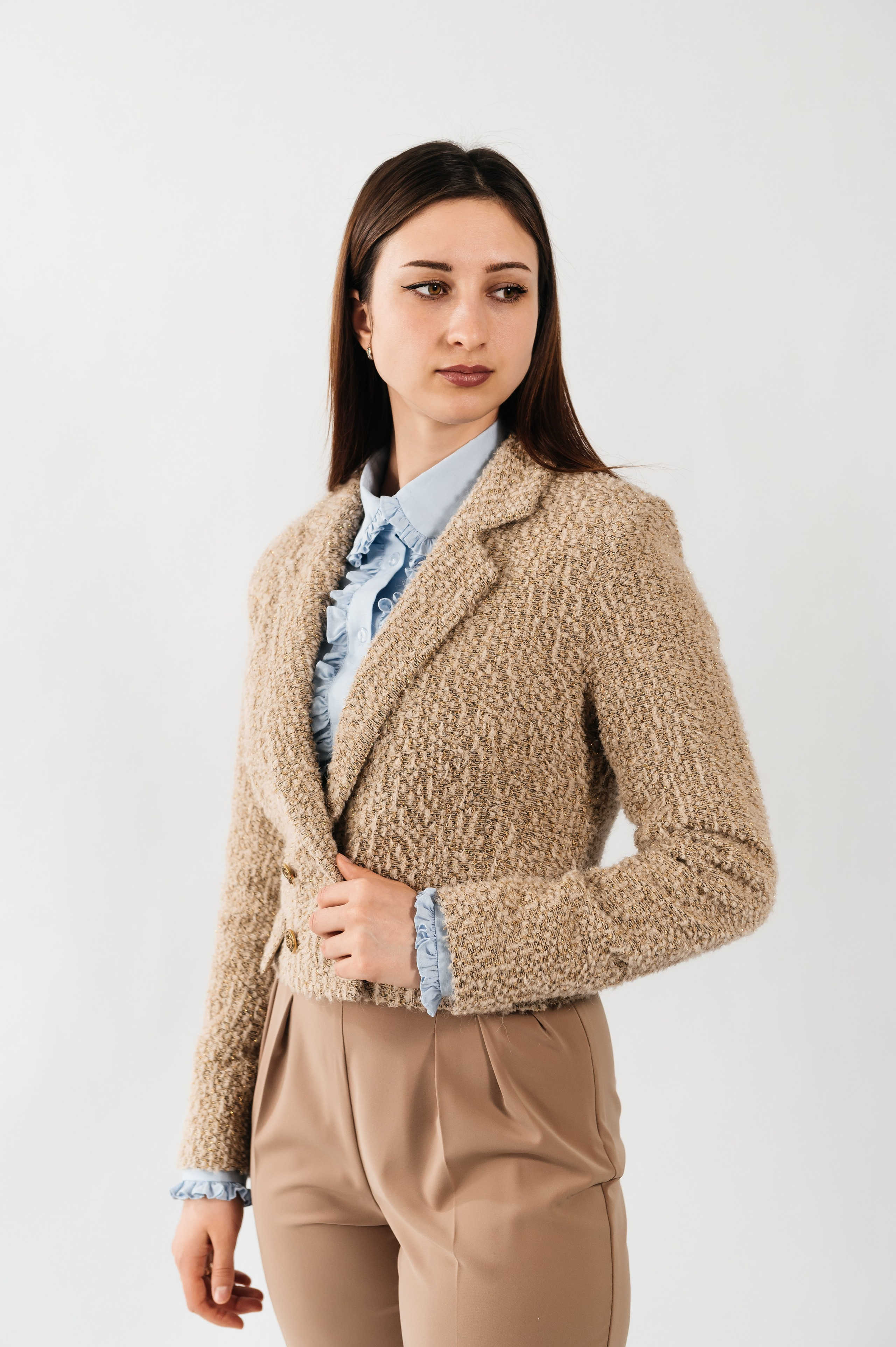 Compleu: sacou și pantaloni. Designer vestimentar: elaborarea, proiectarea și confectionare…