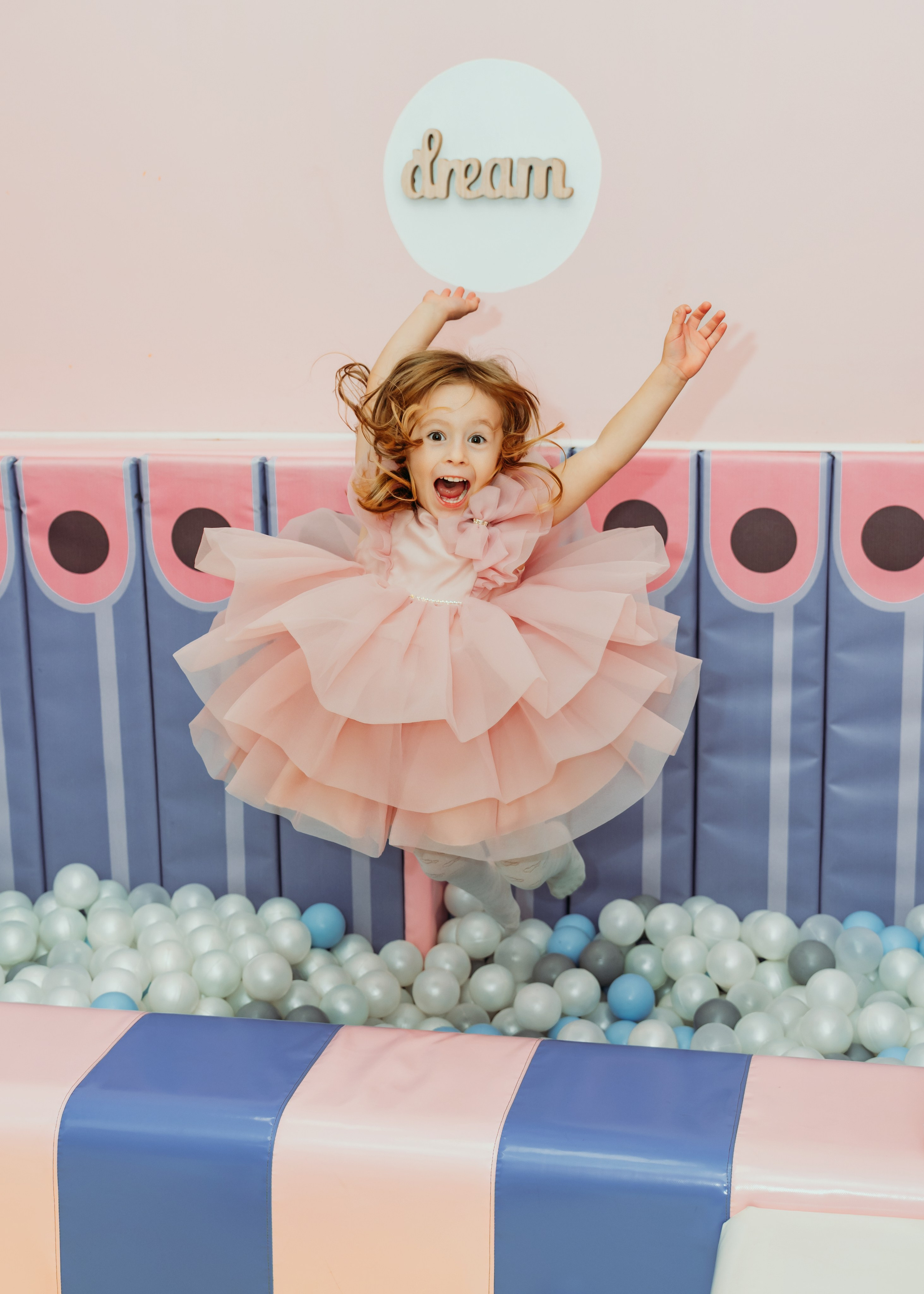 FOTOGRAFISANJE ROĐENDANA. DEČIJI FOTOGRAF BEOGRAD|NOVOGODISNJE FOTOGRAFISANJE|CAKE SMASH