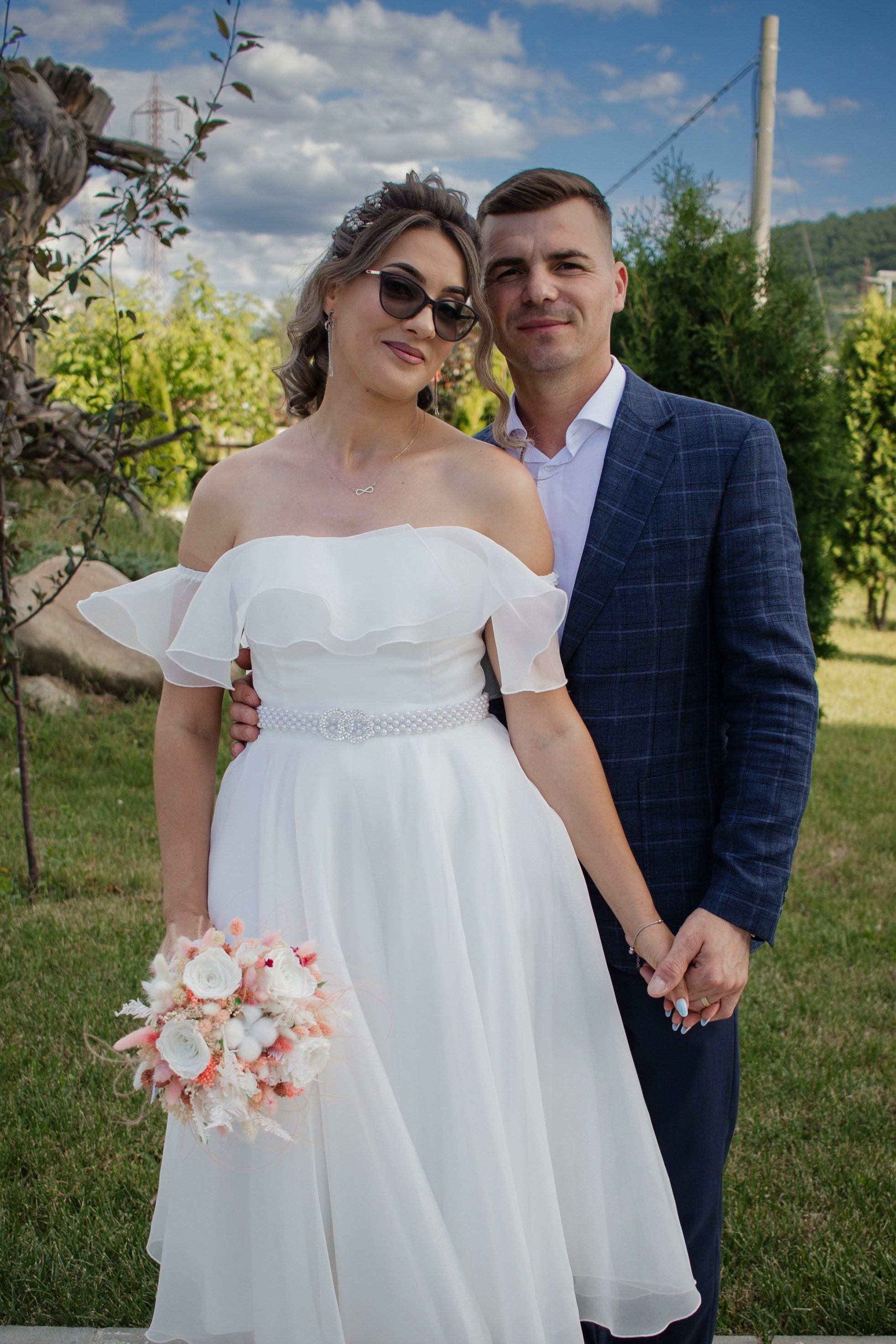 Oana & Vasile. Fotograf si videograf — evenimente si studio