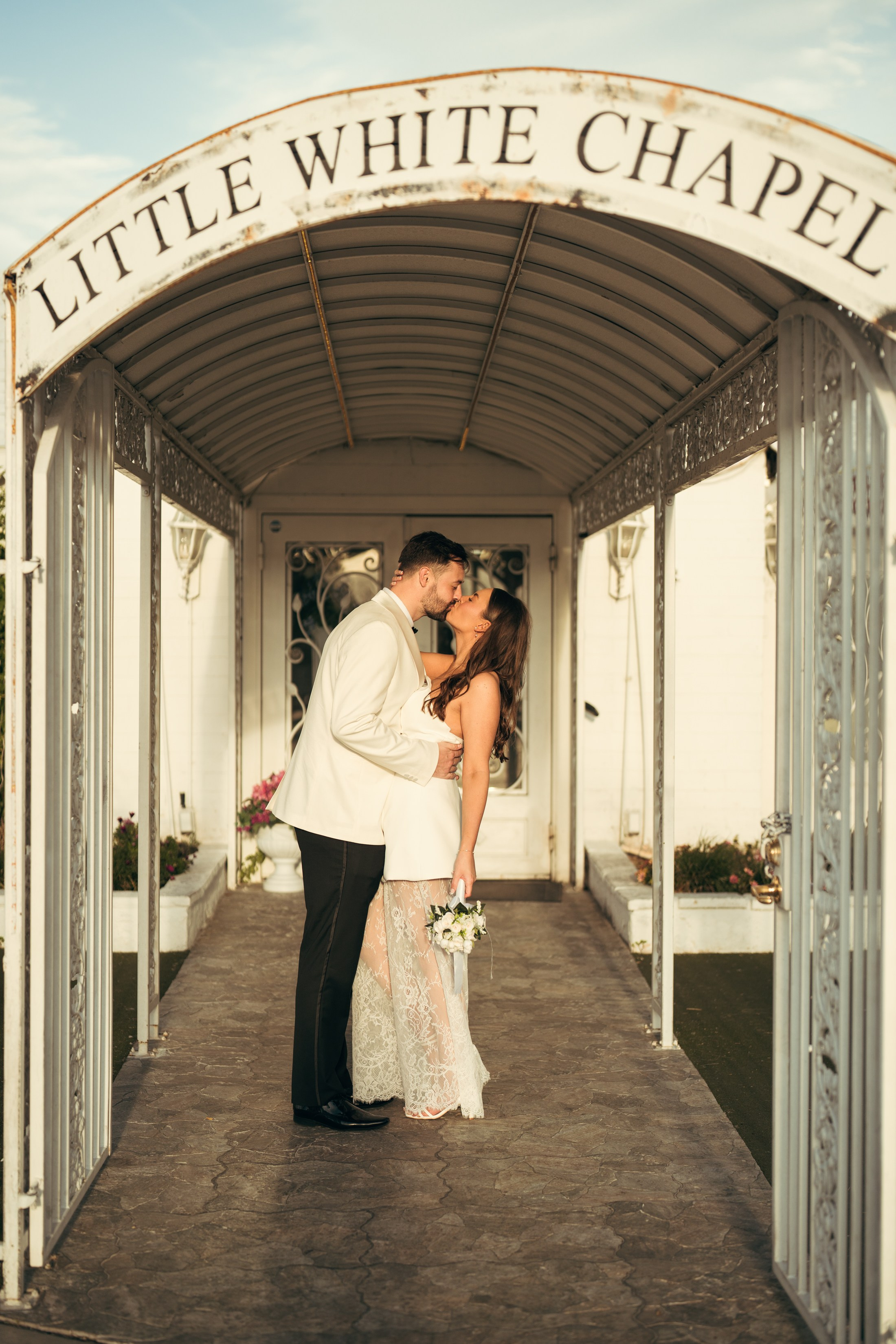 Lewis&Helana. Wedding & elopement photographer Viktoriya Kravtsov. Las Vegas