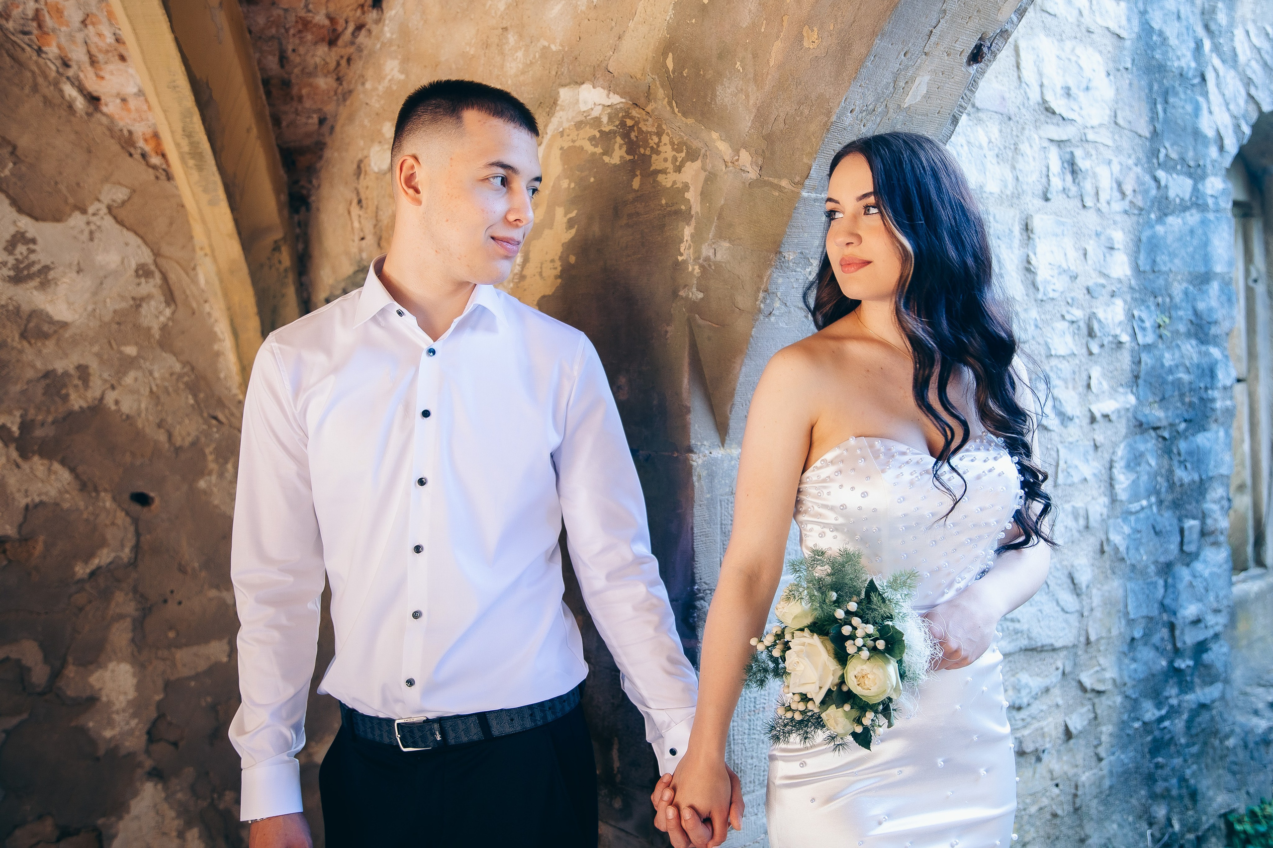 Brautpaarshooting auf Burg Hornberg. Fotograf für Hochzeits- und Familienfotos in Buchen (Odenwald) Mosbach