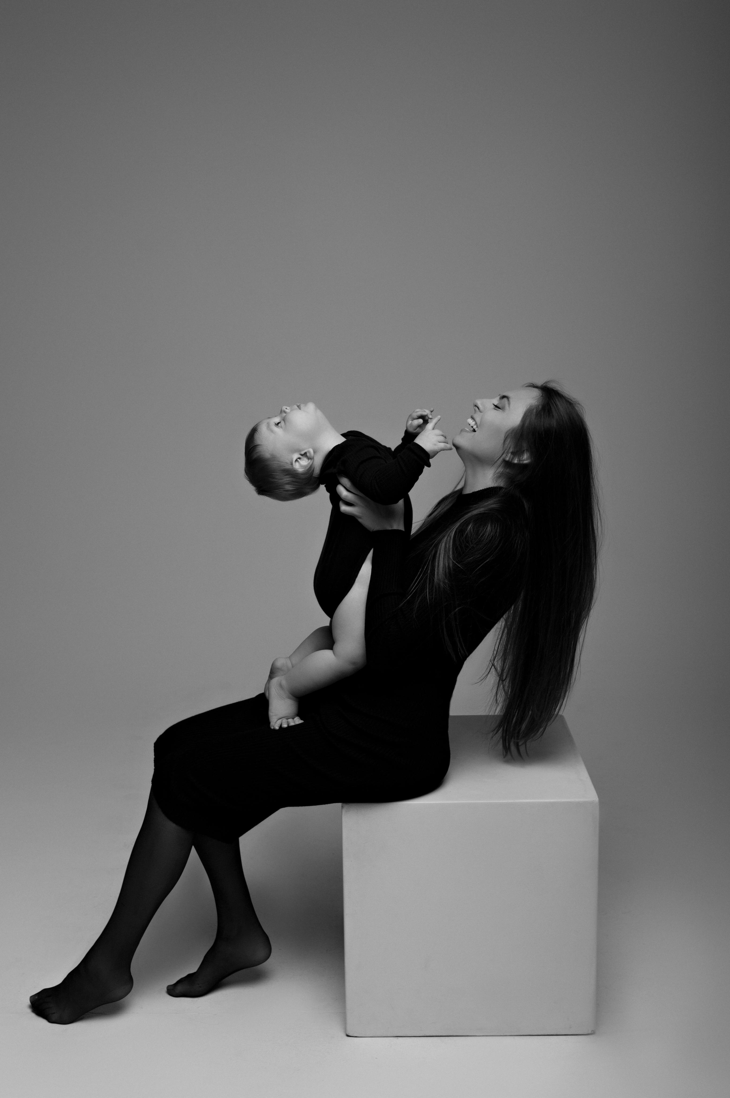 Adrian & Dušana & Sebastian. Krása tehotenstva v objektíve — Maria Milosovic, tehotenská fotografka