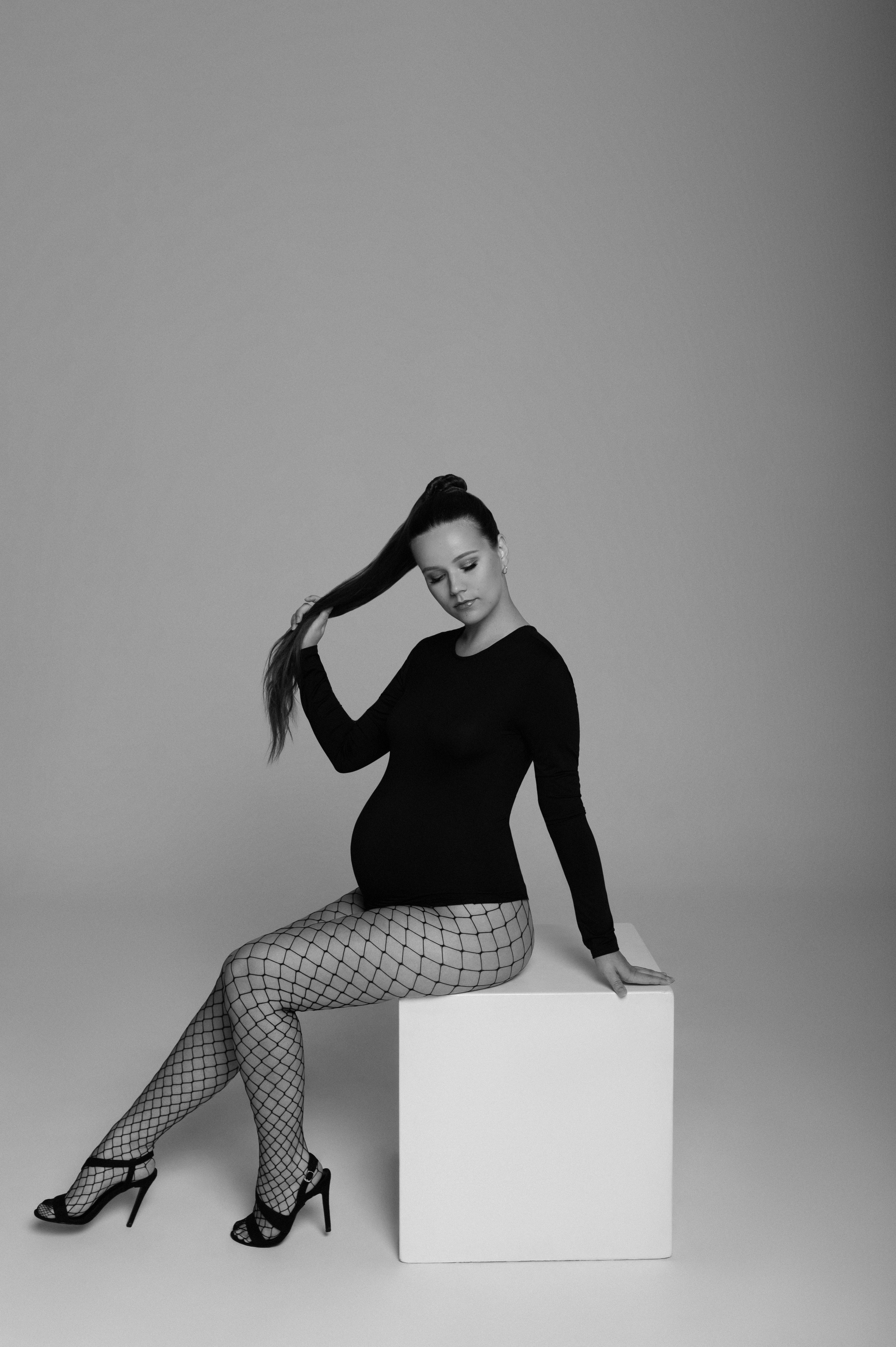 Laura. Krása tehotenstva v objektíve — Maria Milosovic, tehotenská fotografka