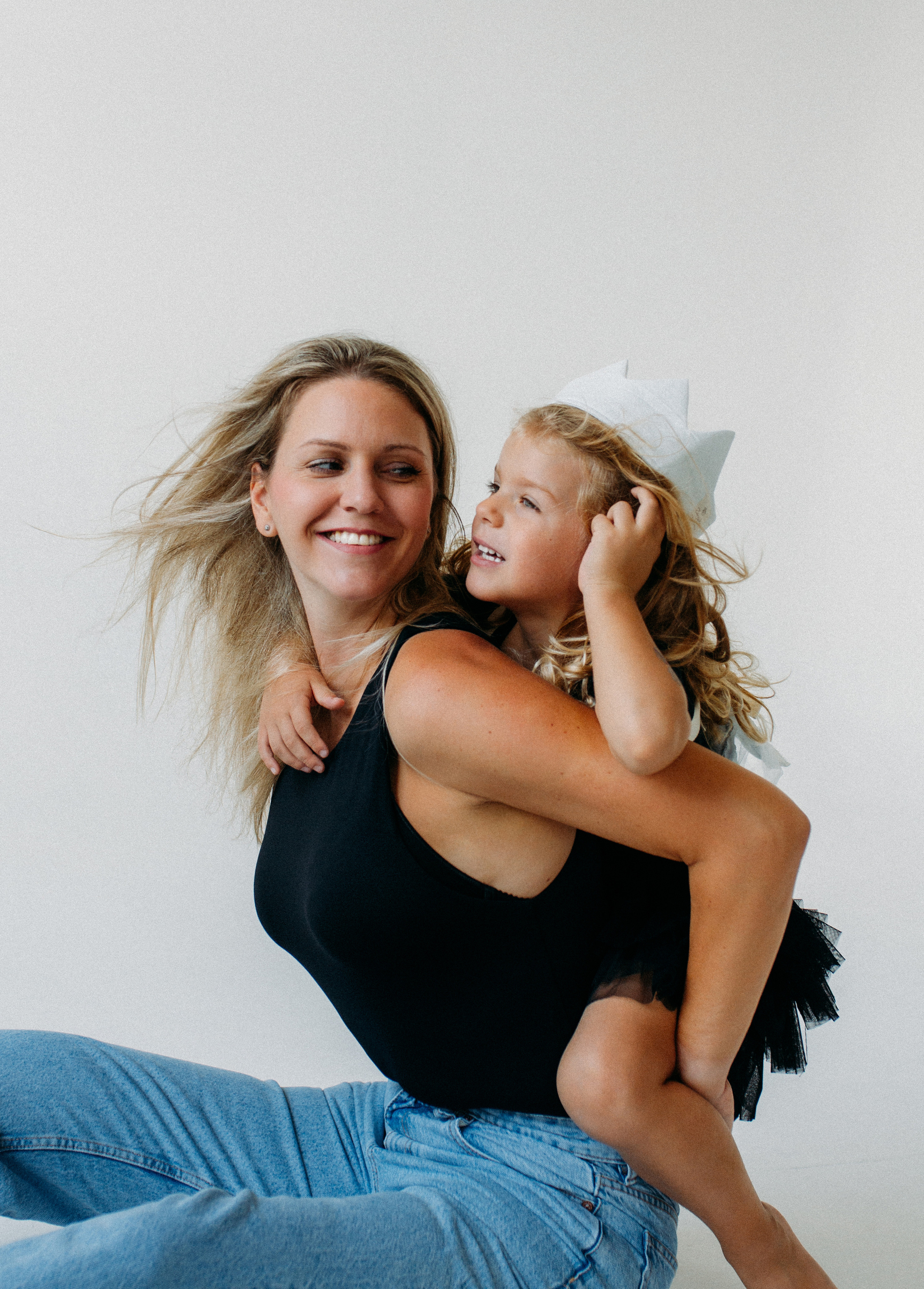 Mama & Dcera. Krása tehotenstva v objektíve — Maria Milosovic, tehotenská fotografka