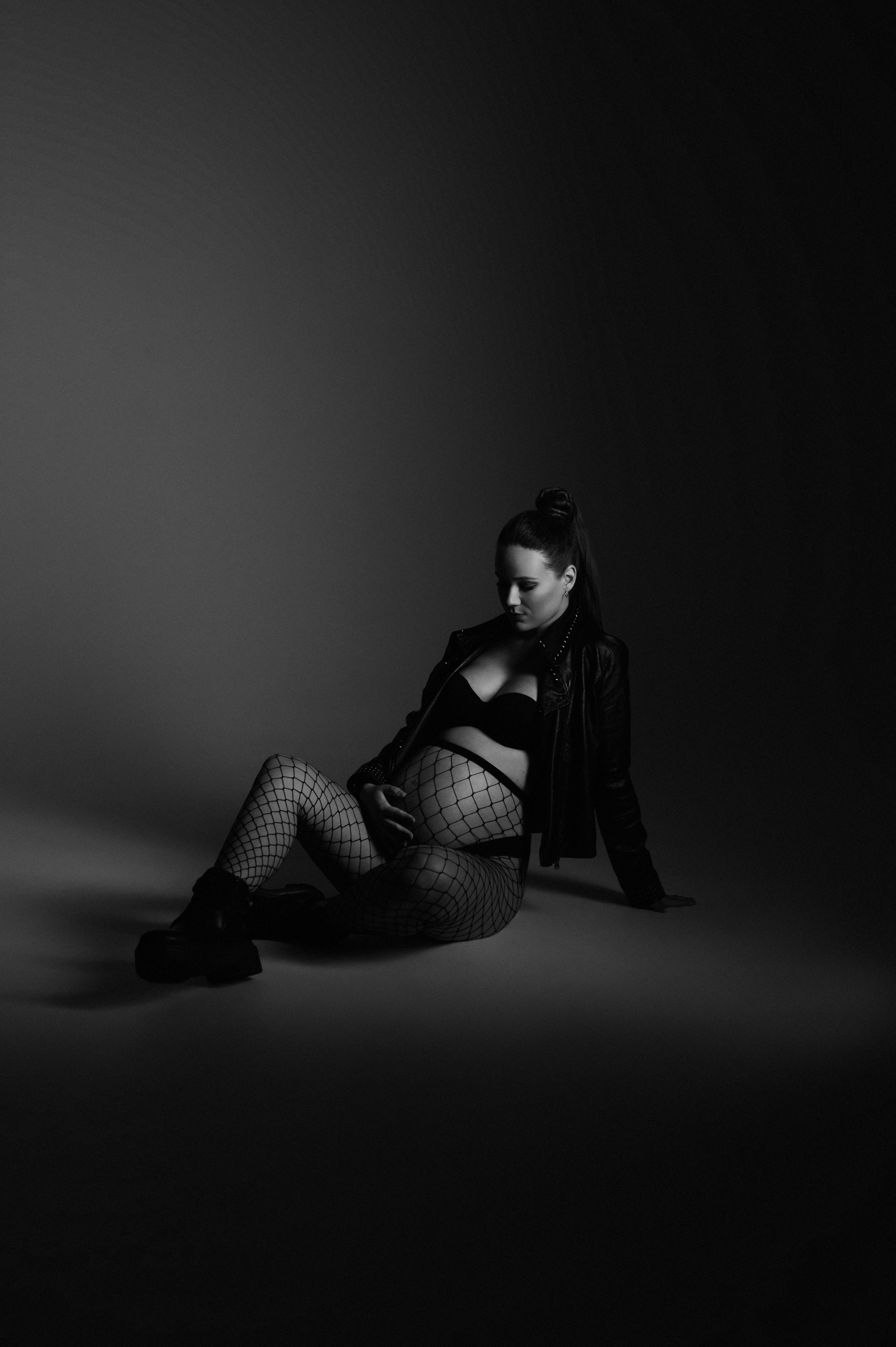 Laura. Krása tehotenstva v objektíve — Maria Milosovic, tehotenská fotografka