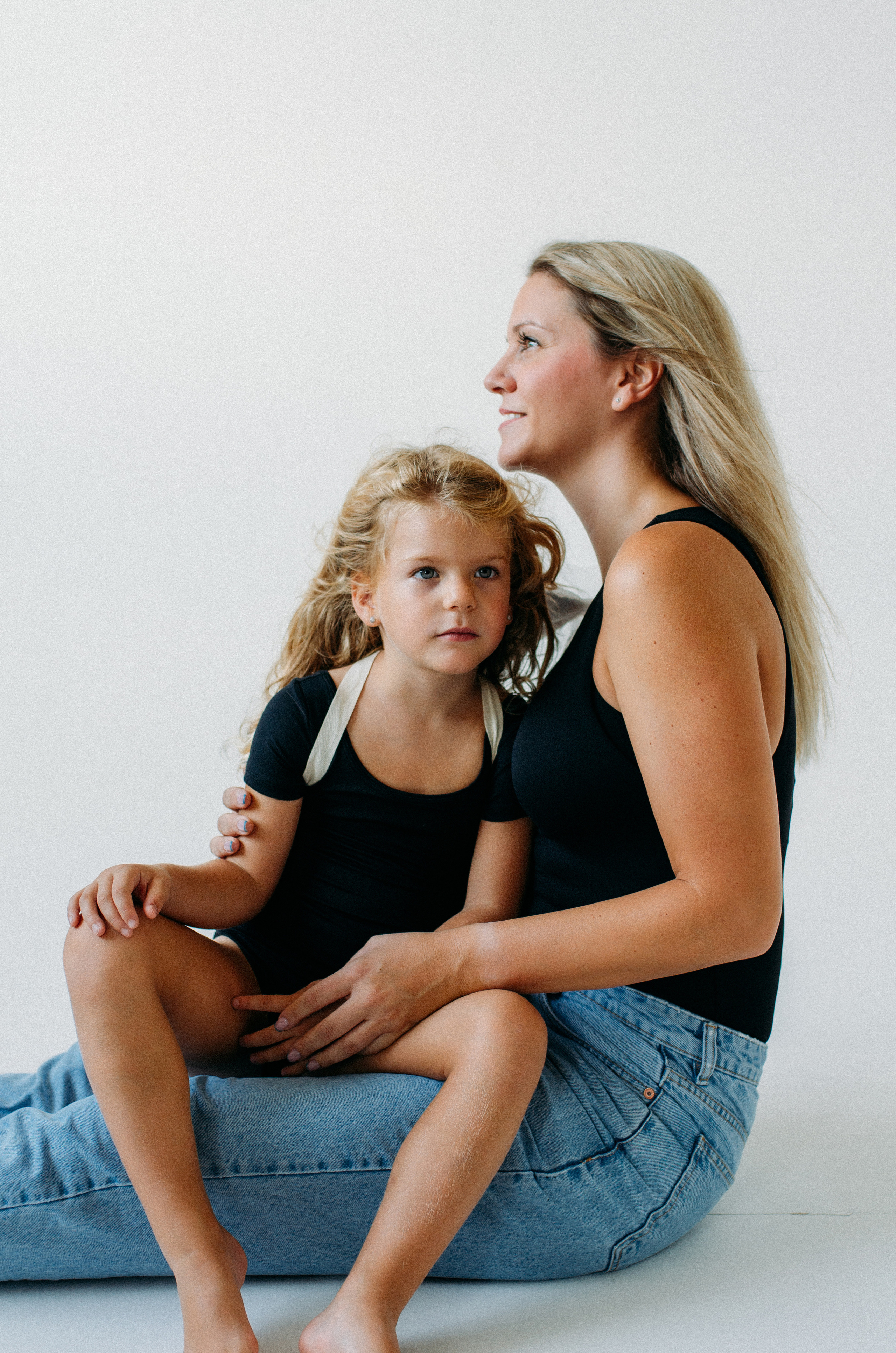 Mama & Dcera. Krása tehotenstva v objektíve — Maria Milosovic, tehotenská fotografka