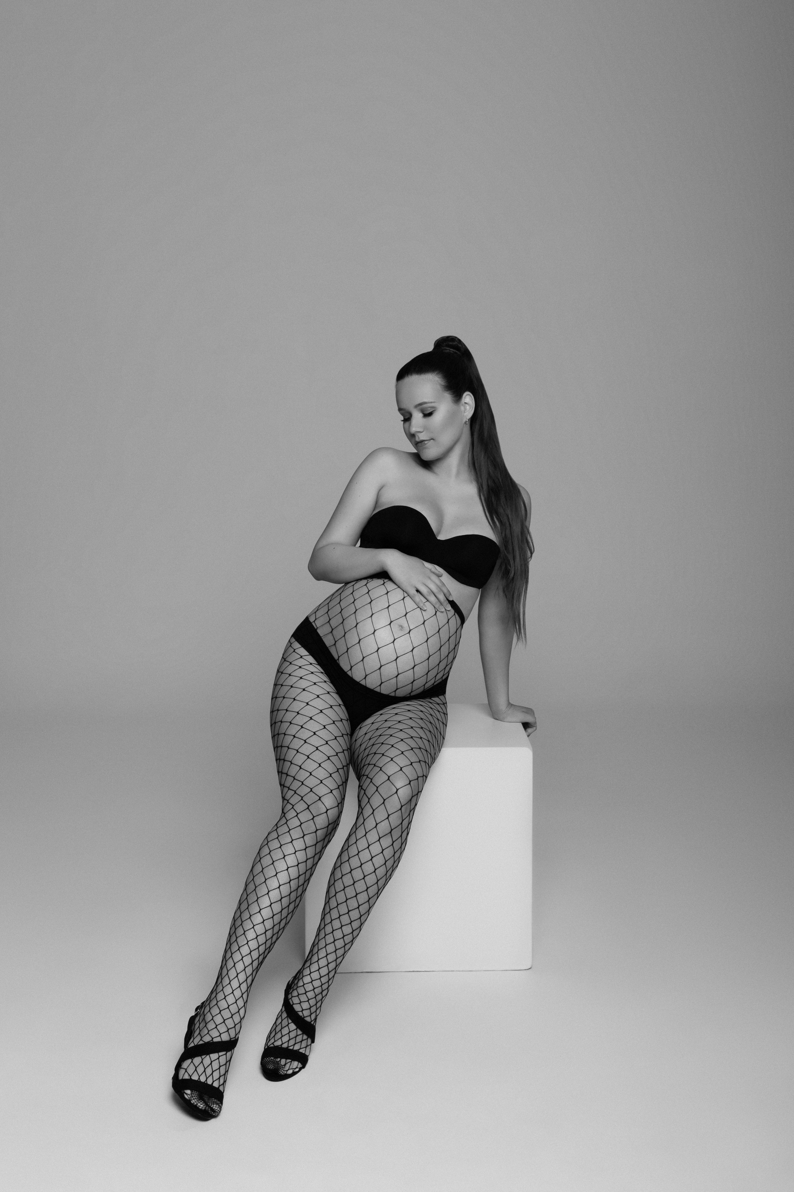 Laura. Krása tehotenstva v objektíve — Maria Milosovic, tehotenská fotografka