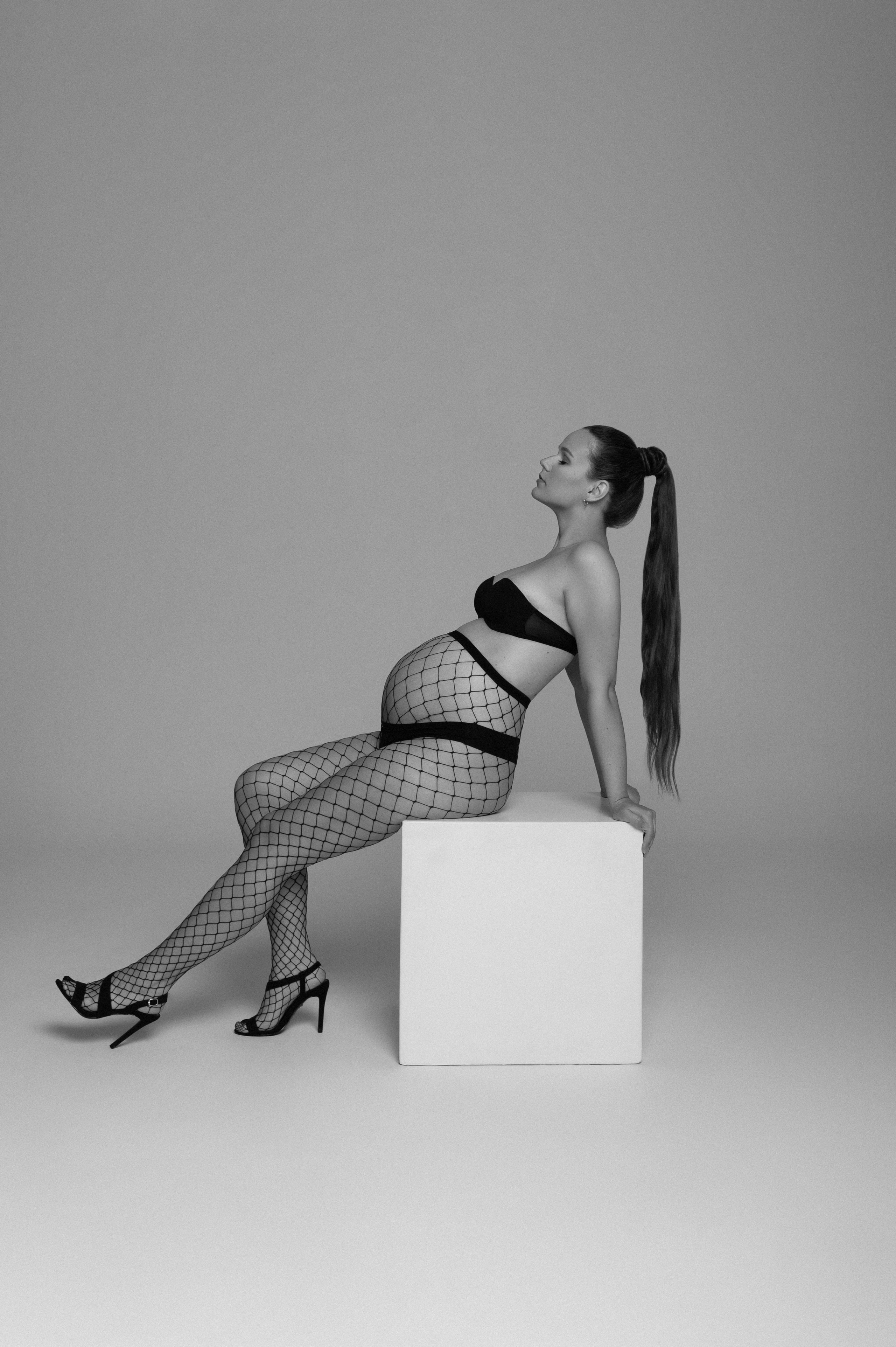 Laura. Krása tehotenstva v objektíve — Maria Milosovic, tehotenská fotografka