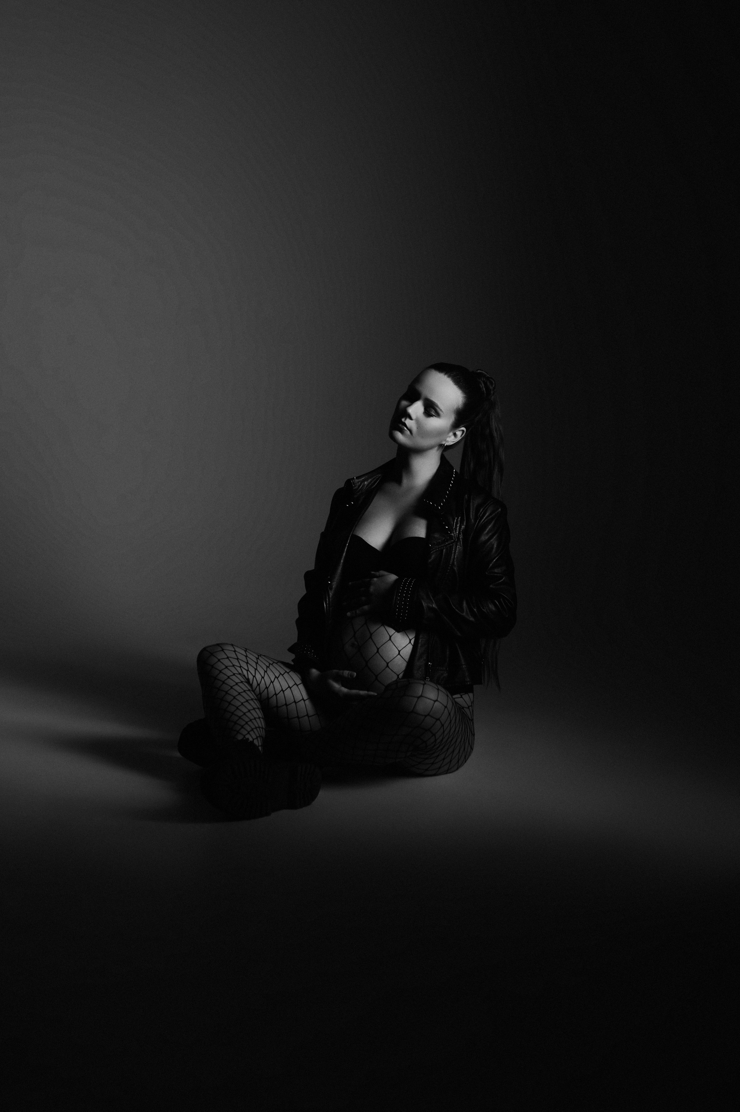 Laura. Krása tehotenstva v objektíve — Maria Milosovic, tehotenská fotografka