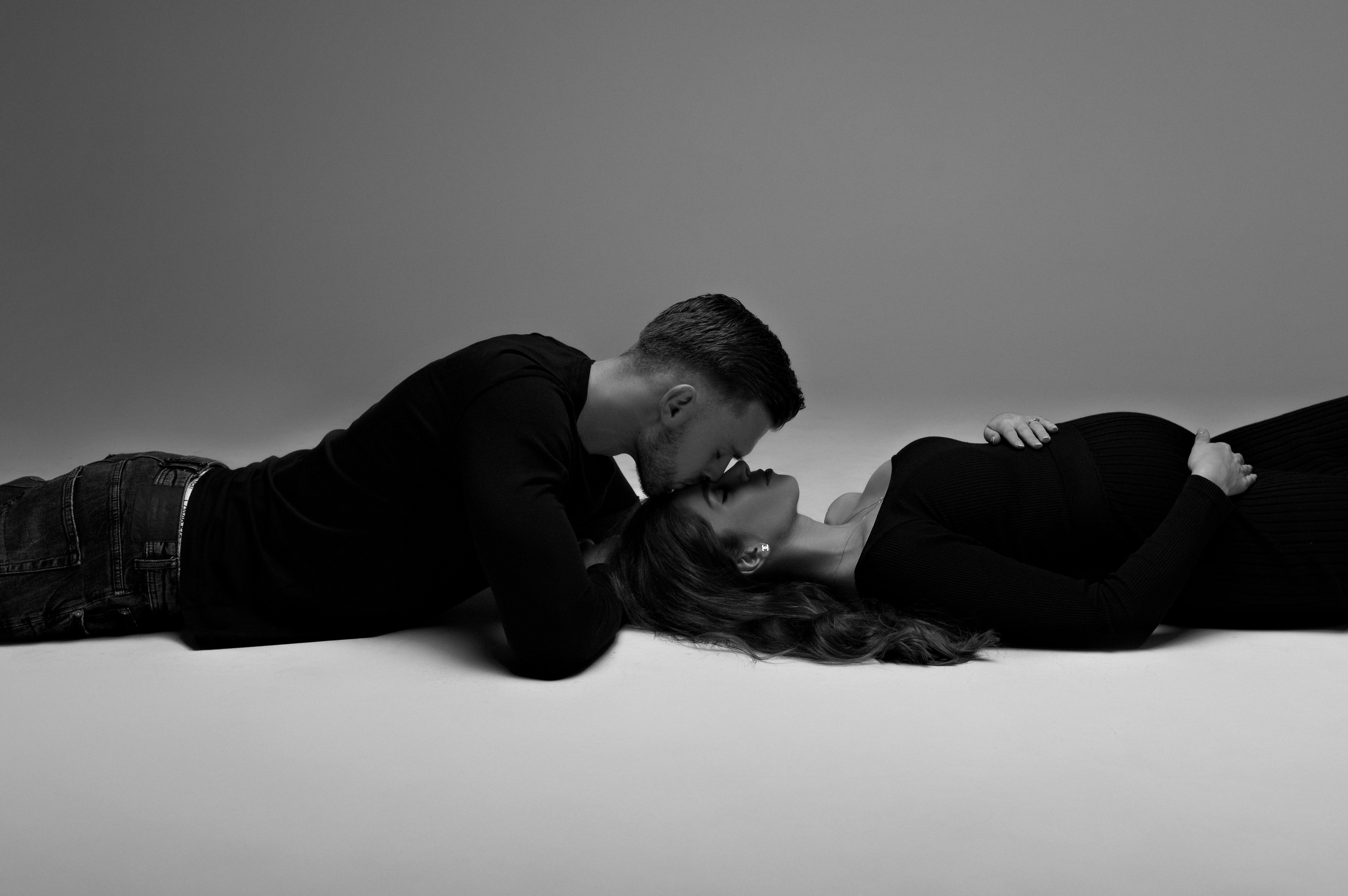 Zuzana & Roman. Krása tehotenstva v objektíve — Maria Milosovic, tehotenská fotografka