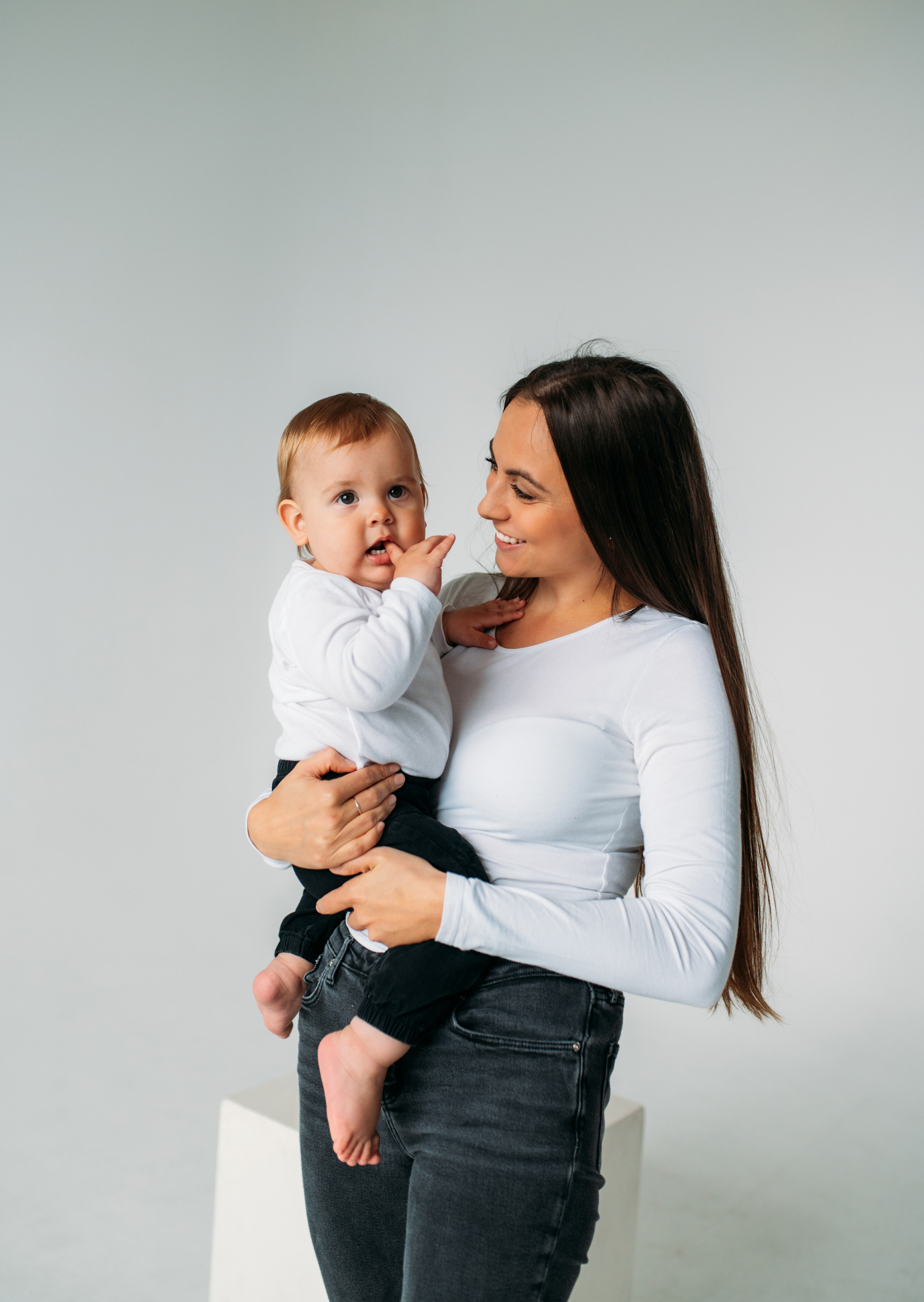 Adrian & Dušana & Sebastian. Krása tehotenstva v objektíve — Maria Milosovic, tehotenská fotografka