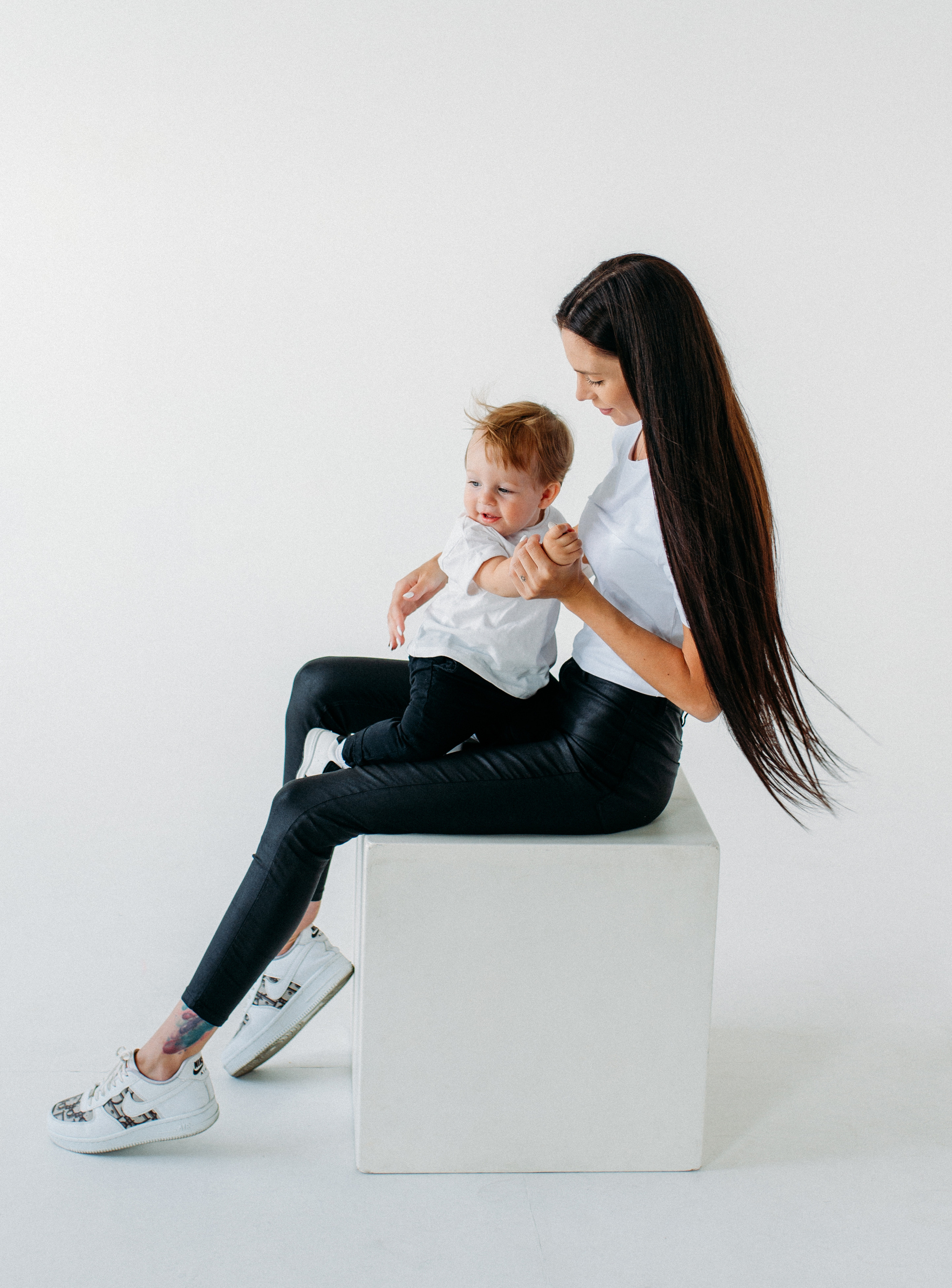 Monika & Leo. Krása tehotenstva v objektíve — Maria Milosovic, tehotenská fotografka