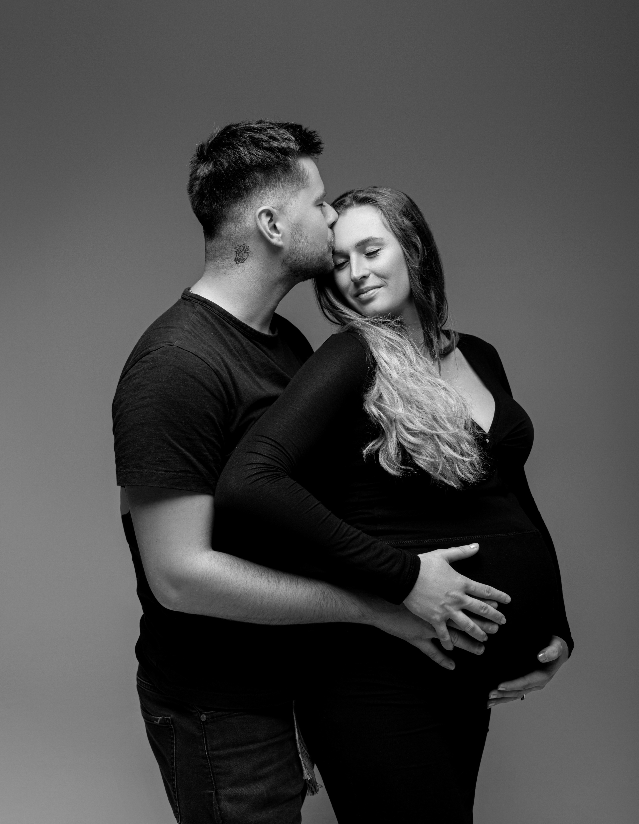 Stefania & Jozef. Krása tehotenstva v objektíve — Maria Milosovic, tehotenská fotografka
