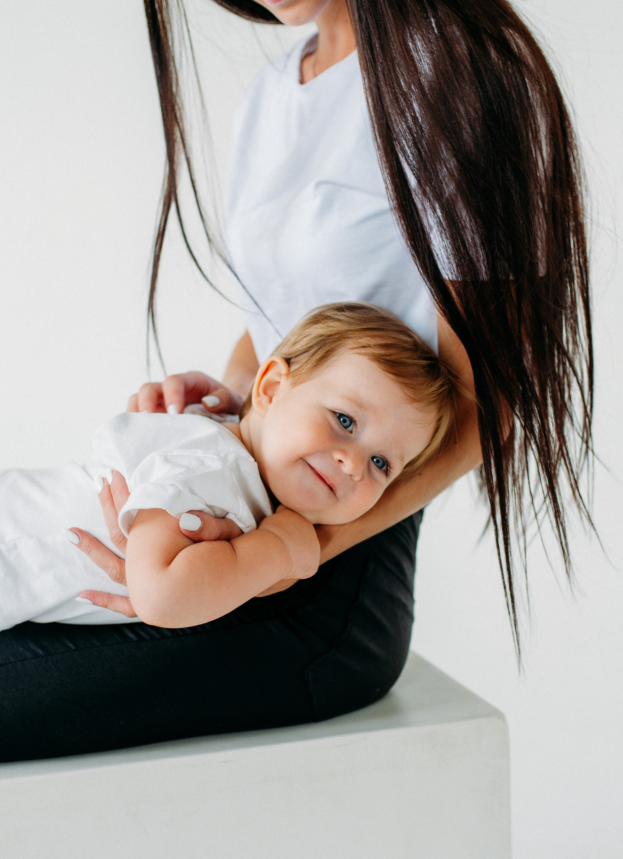 Monika & Leo. Krása tehotenstva v objektíve — Maria Milosovic, tehotenská fotografka