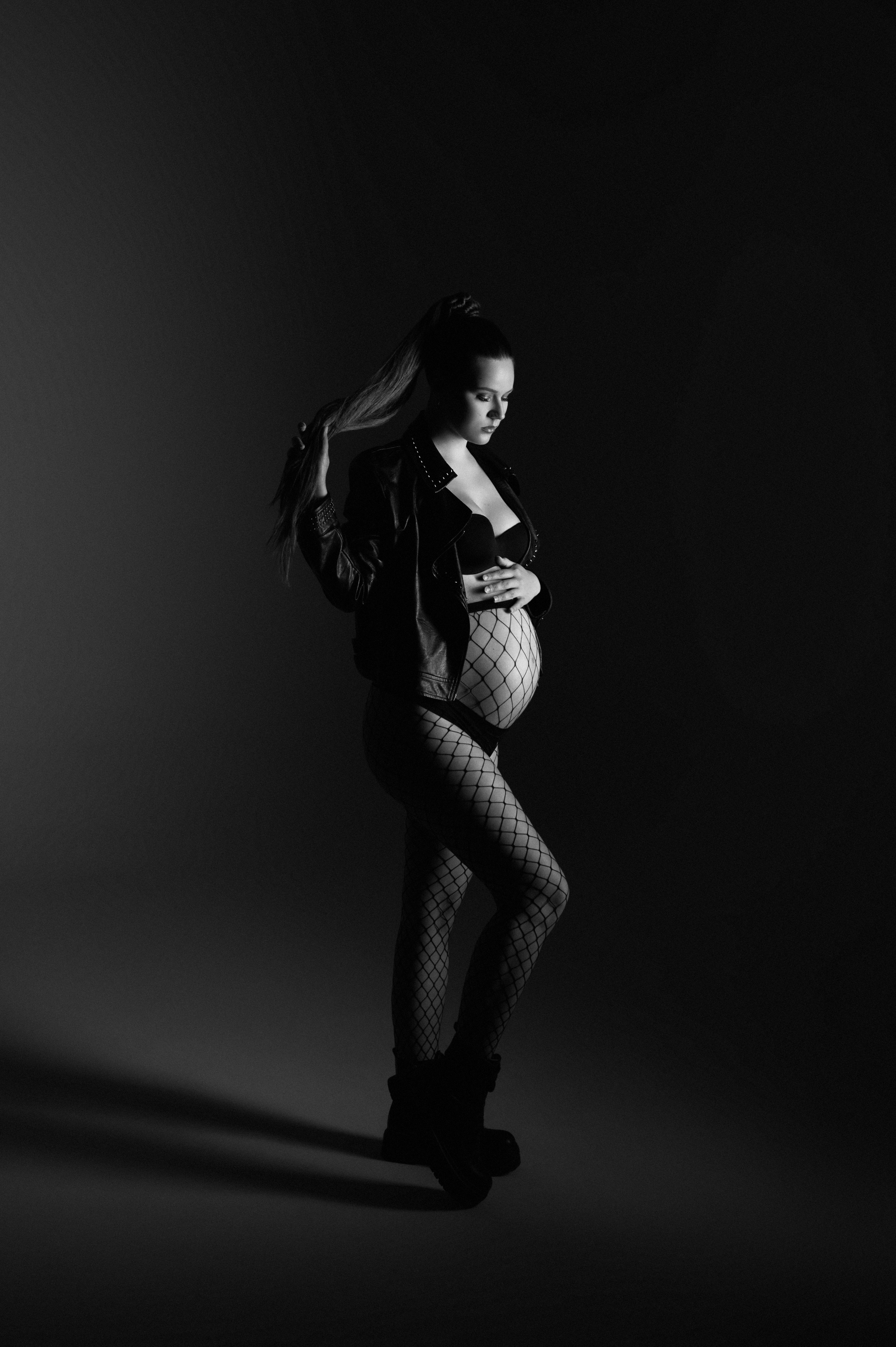 Laura. Krása tehotenstva v objektíve — Maria Milosovic, tehotenská fotografka