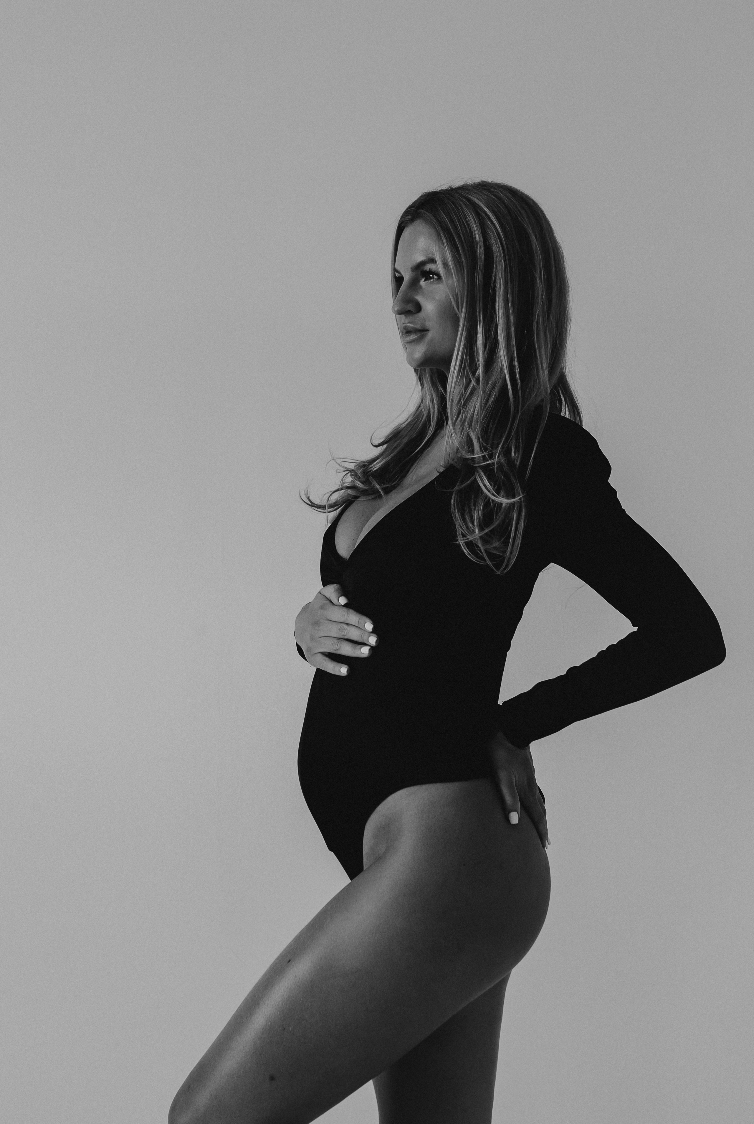 Jana. Krása tehotenstva v objektíve — Maria Milosovic, tehotenská fotografka