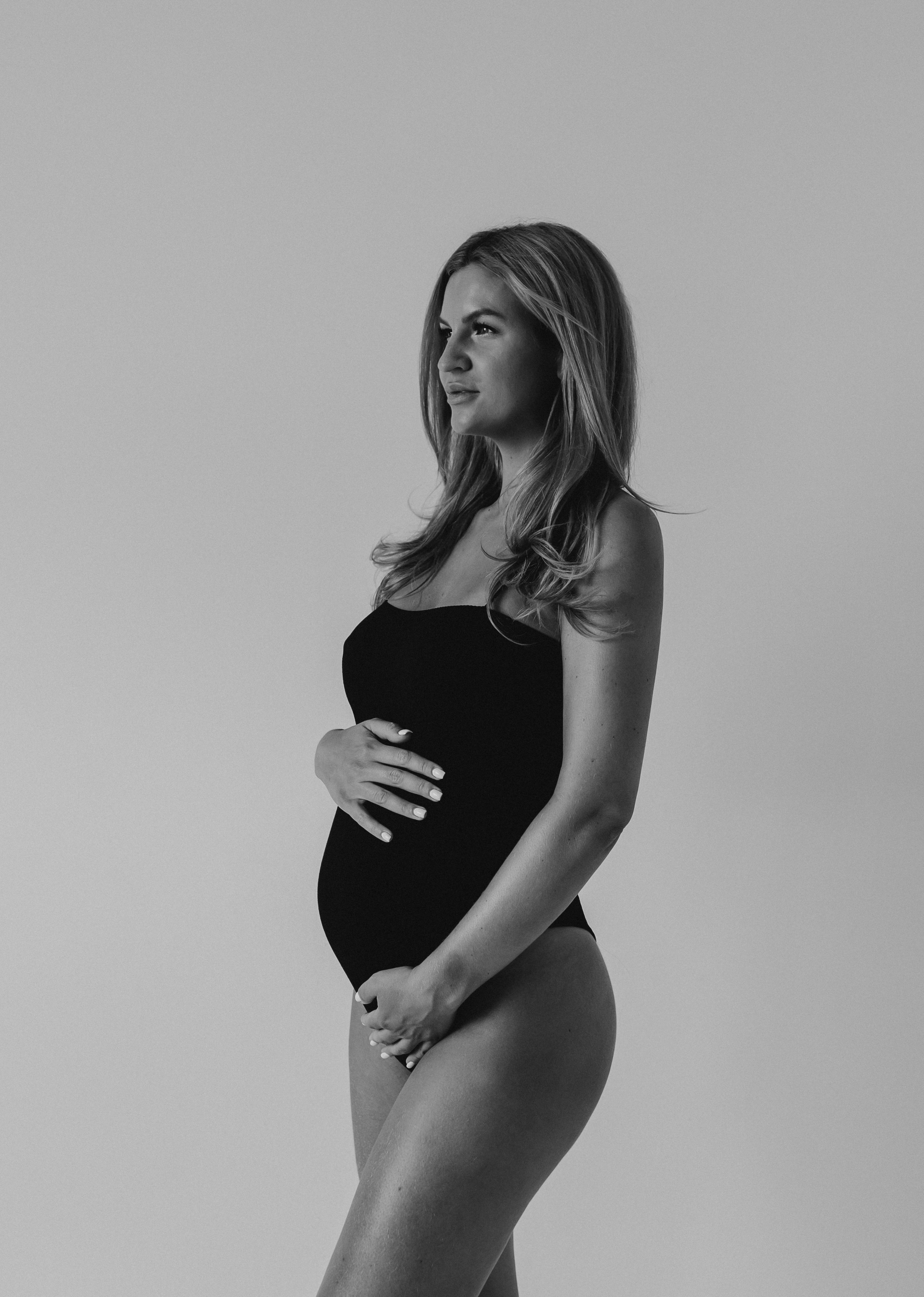 Jana. Krása tehotenstva v objektíve — Maria Milosovic, tehotenská fotografka