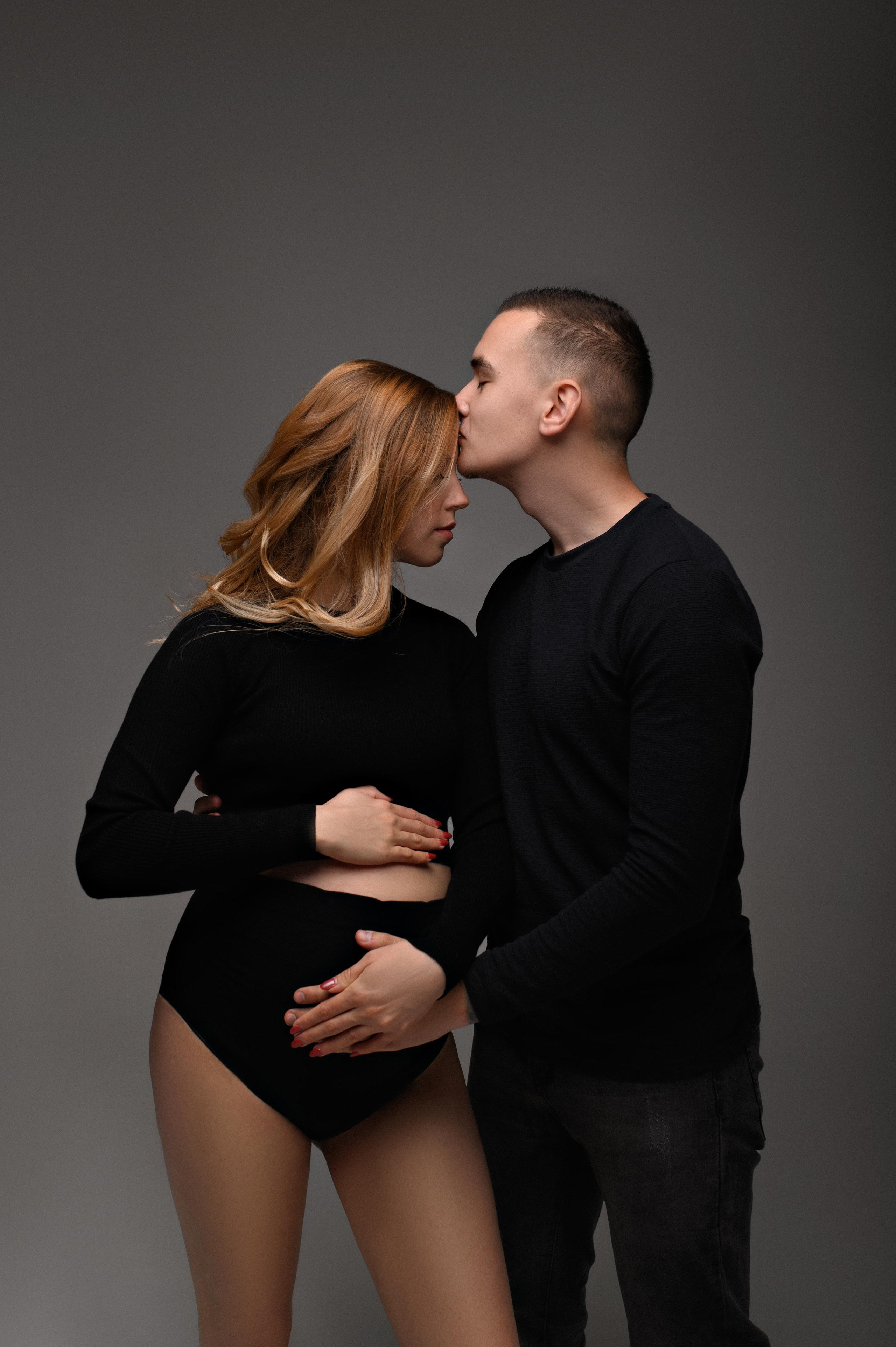 Monika. Krása tehotenstva v objektíve — Maria Milosovic, tehotenská fotografka