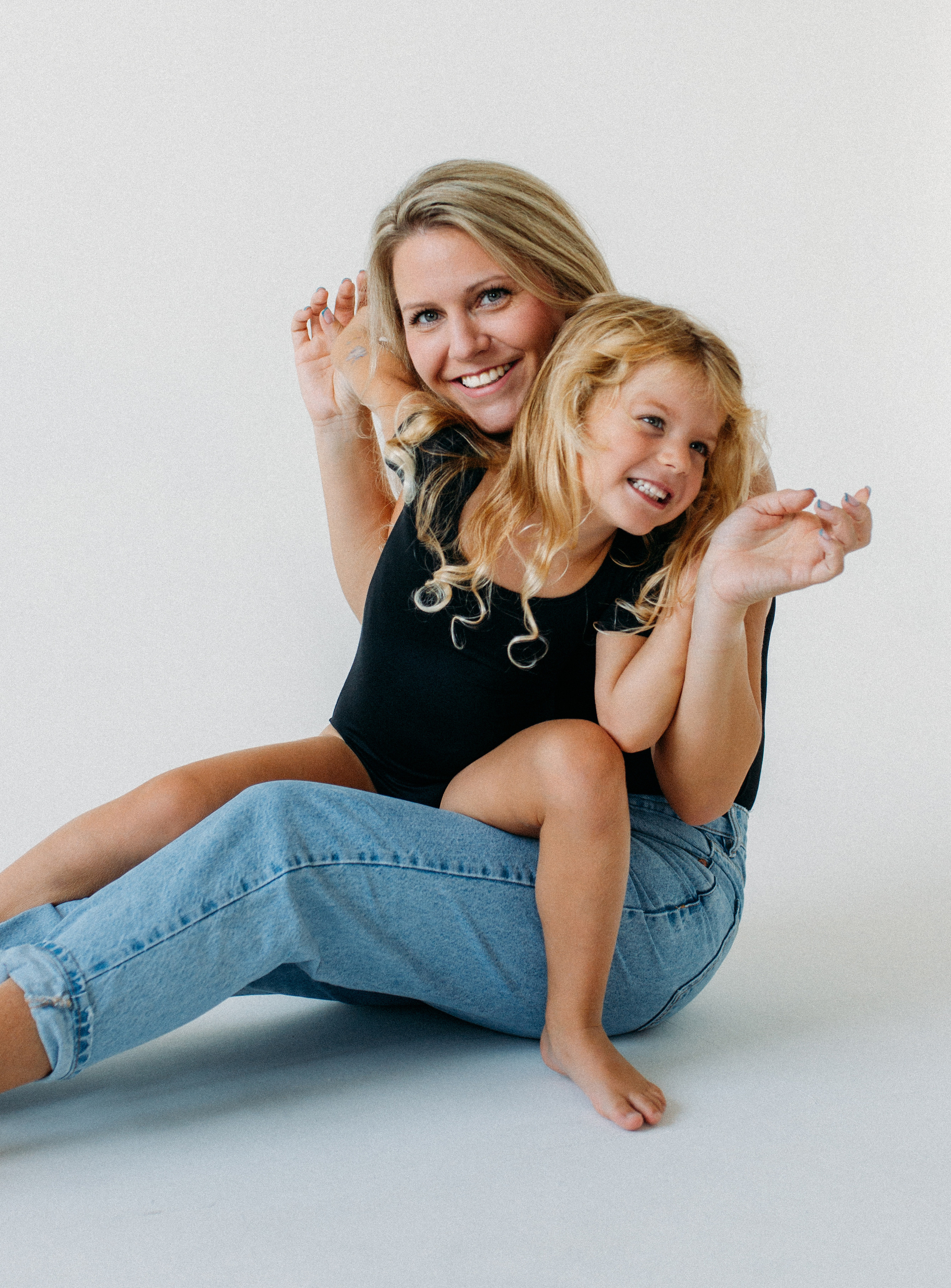 Mama & Dcera. Krása tehotenstva v objektíve — Maria Milosovic, tehotenská fotografka