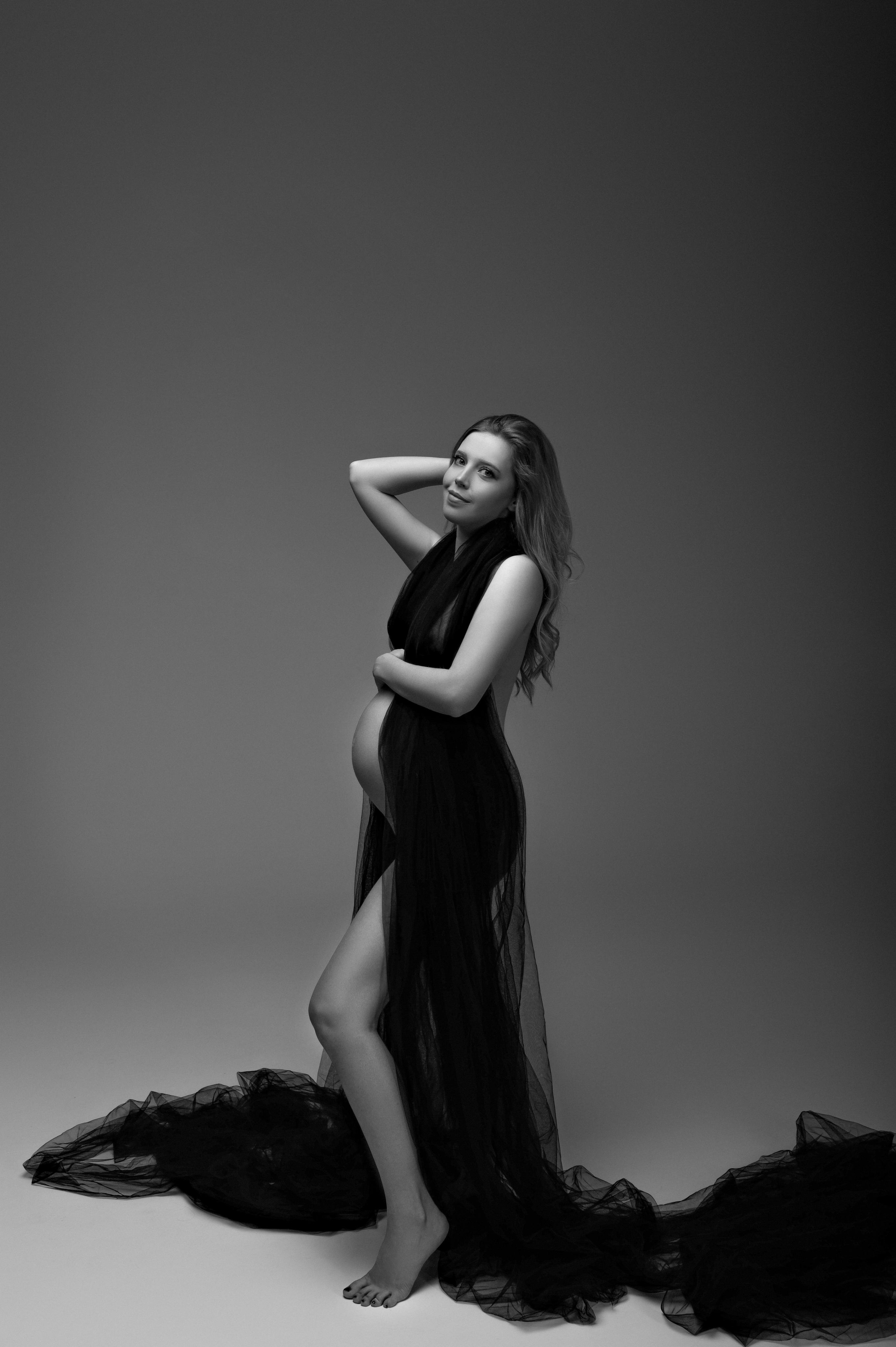 Monika. Krása tehotenstva v objektíve — Maria Milosovic, tehotenská fotografka