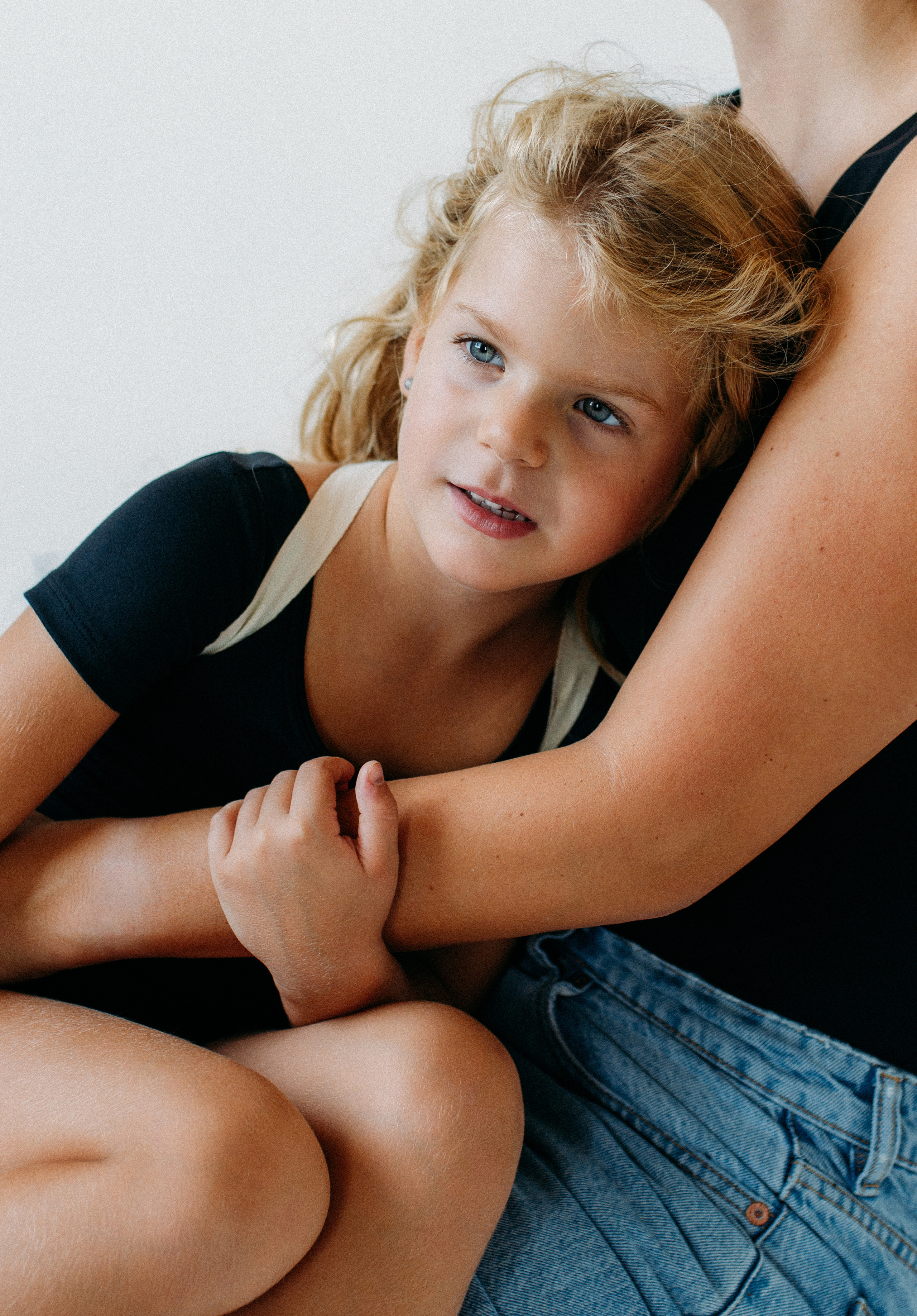 Mama & Dcera. Krása tehotenstva v objektíve — Maria Milosovic, tehotenská fotografka