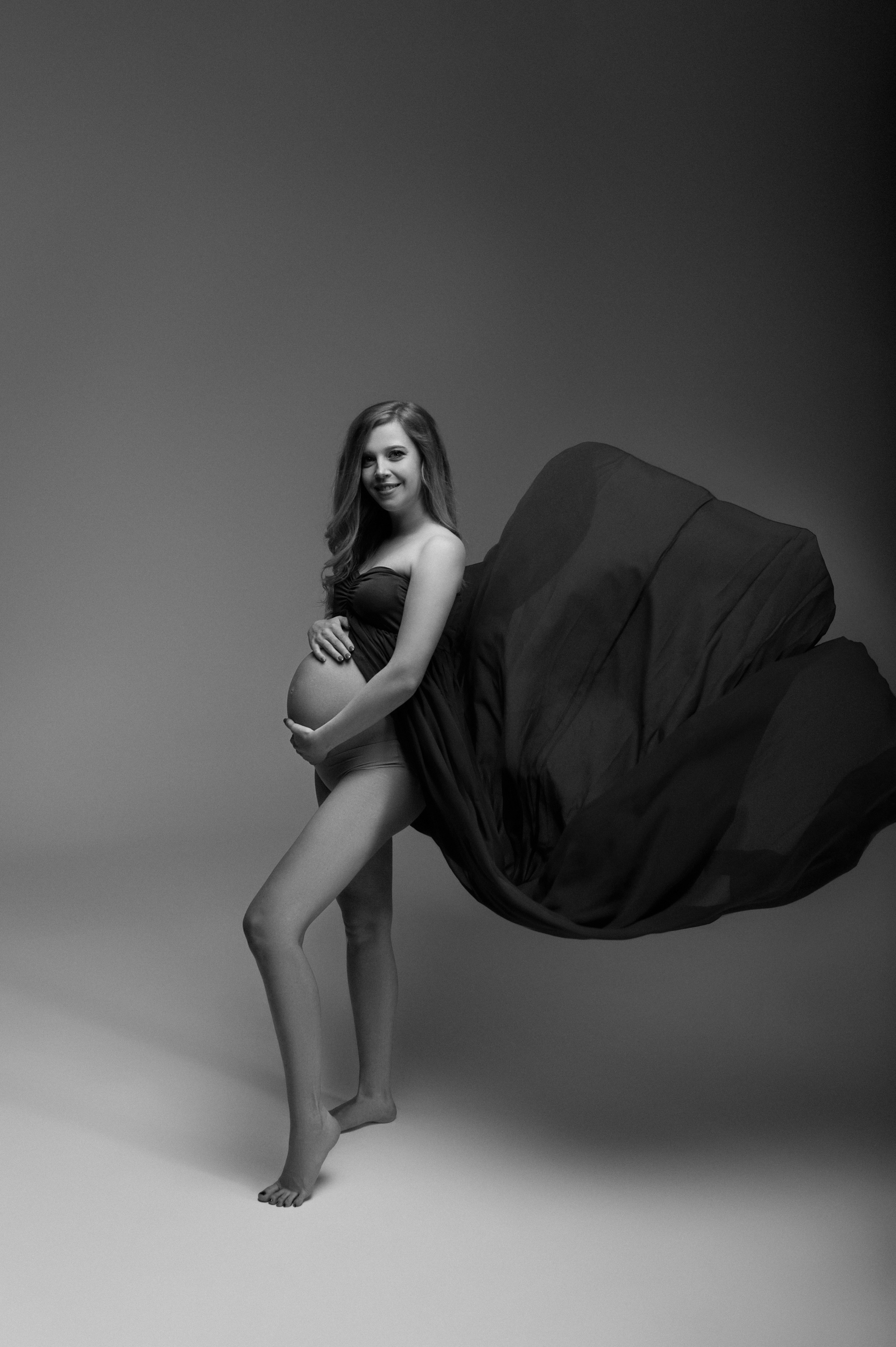 Monika. Krása tehotenstva v objektíve — Maria Milosovic, tehotenská fotografka