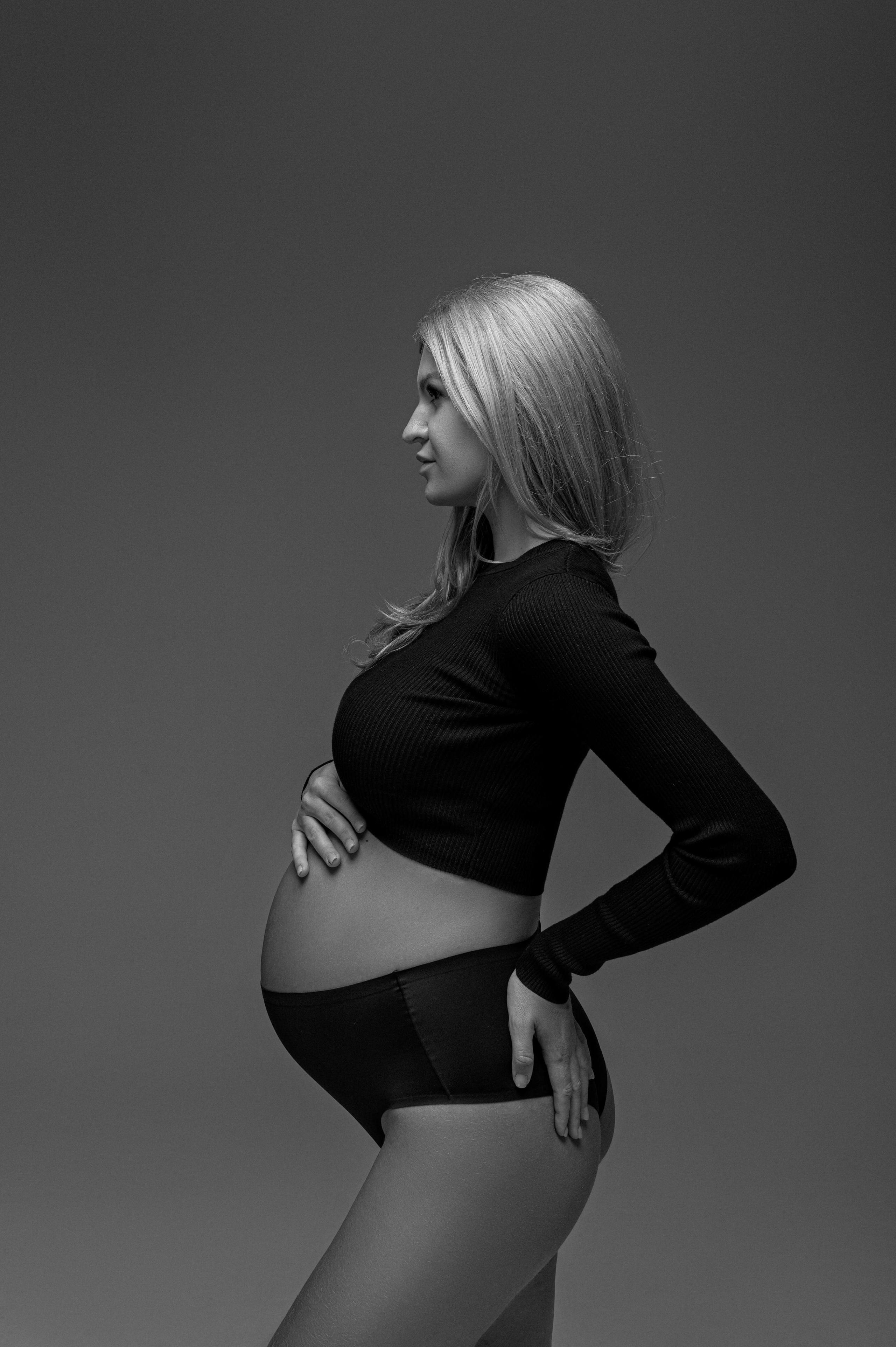 Jana. Krása tehotenstva v objektíve — Maria Milosovic, tehotenská fotografka