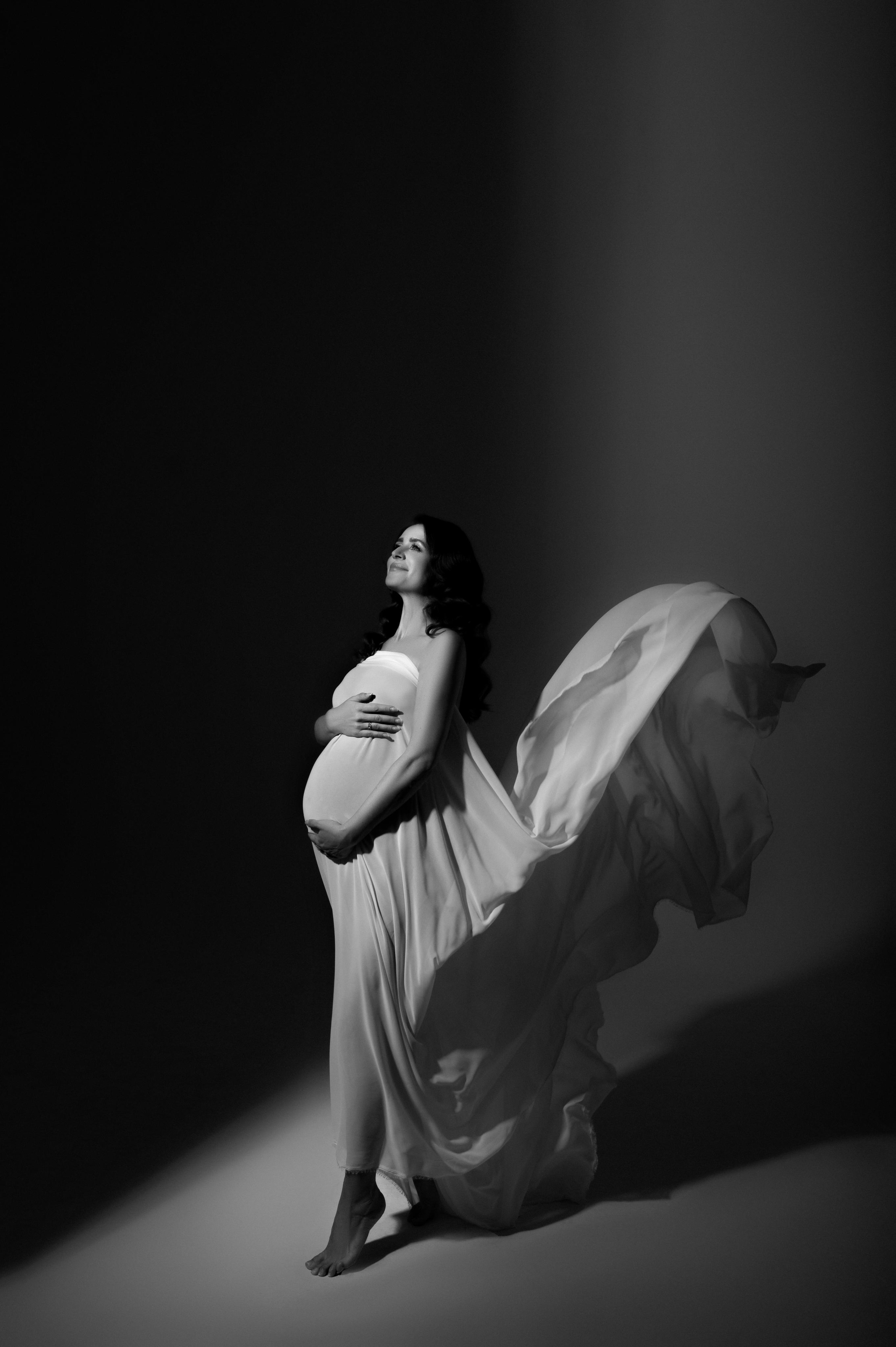 Lucia. Krása tehotenstva v objektíve — Maria Milosovic, tehotenská fotografka