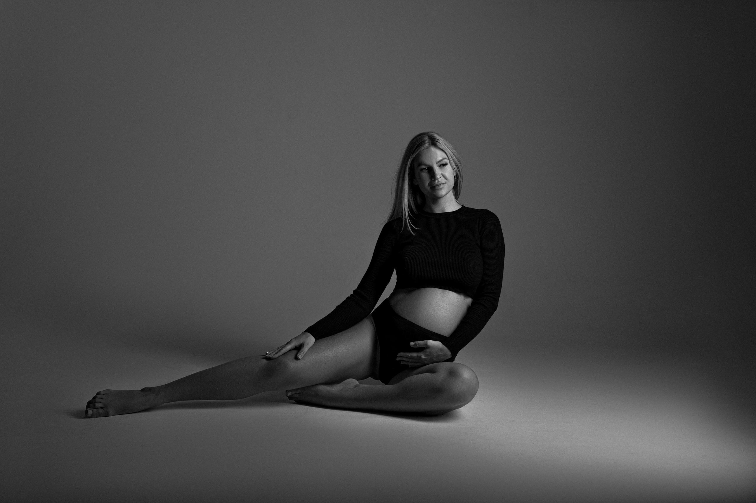 Jana. Krása tehotenstva v objektíve — Maria Milosovic, tehotenská fotografka