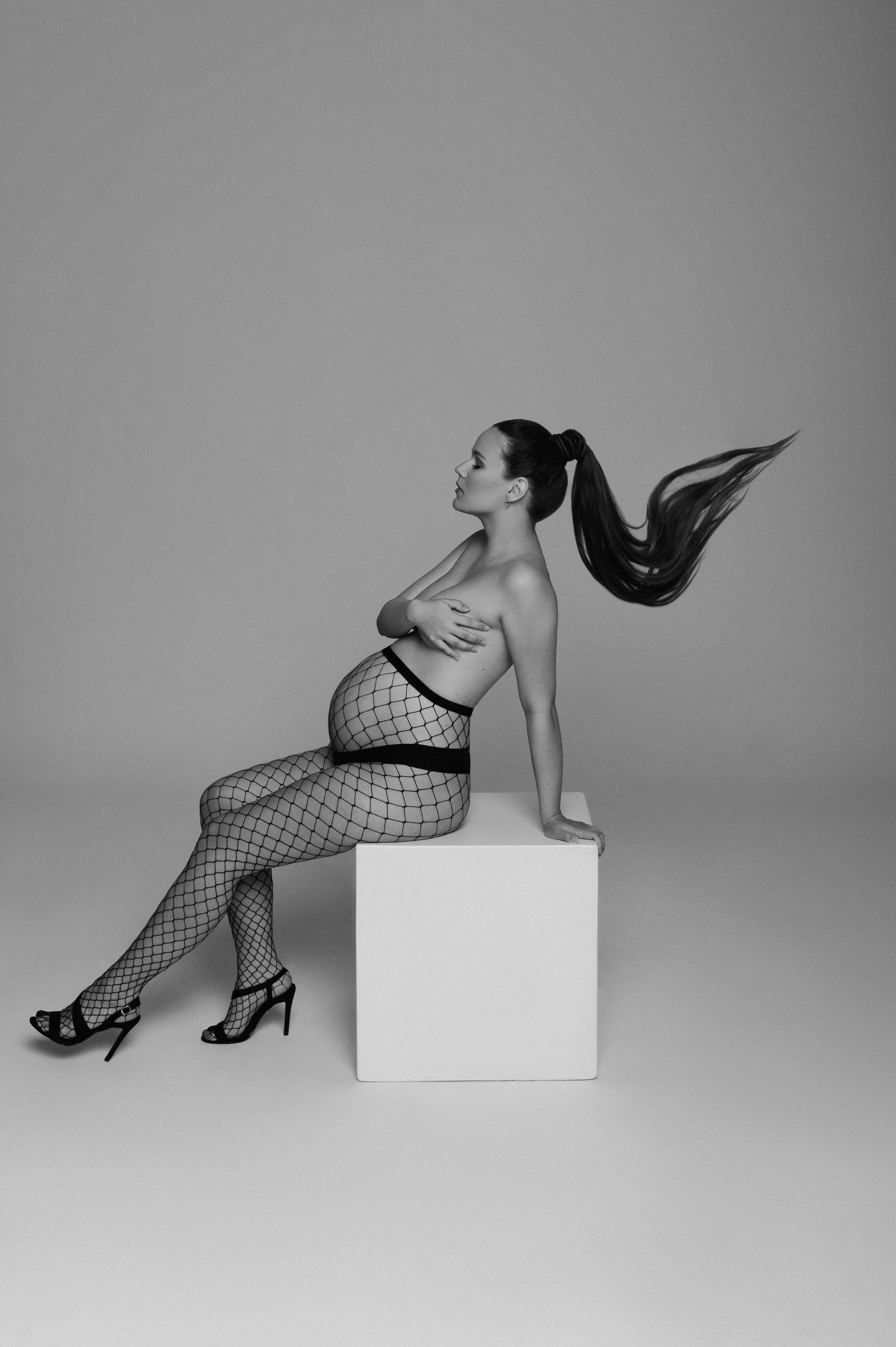 Laura. Krása tehotenstva v objektíve — Maria Milosovic, tehotenská fotografka