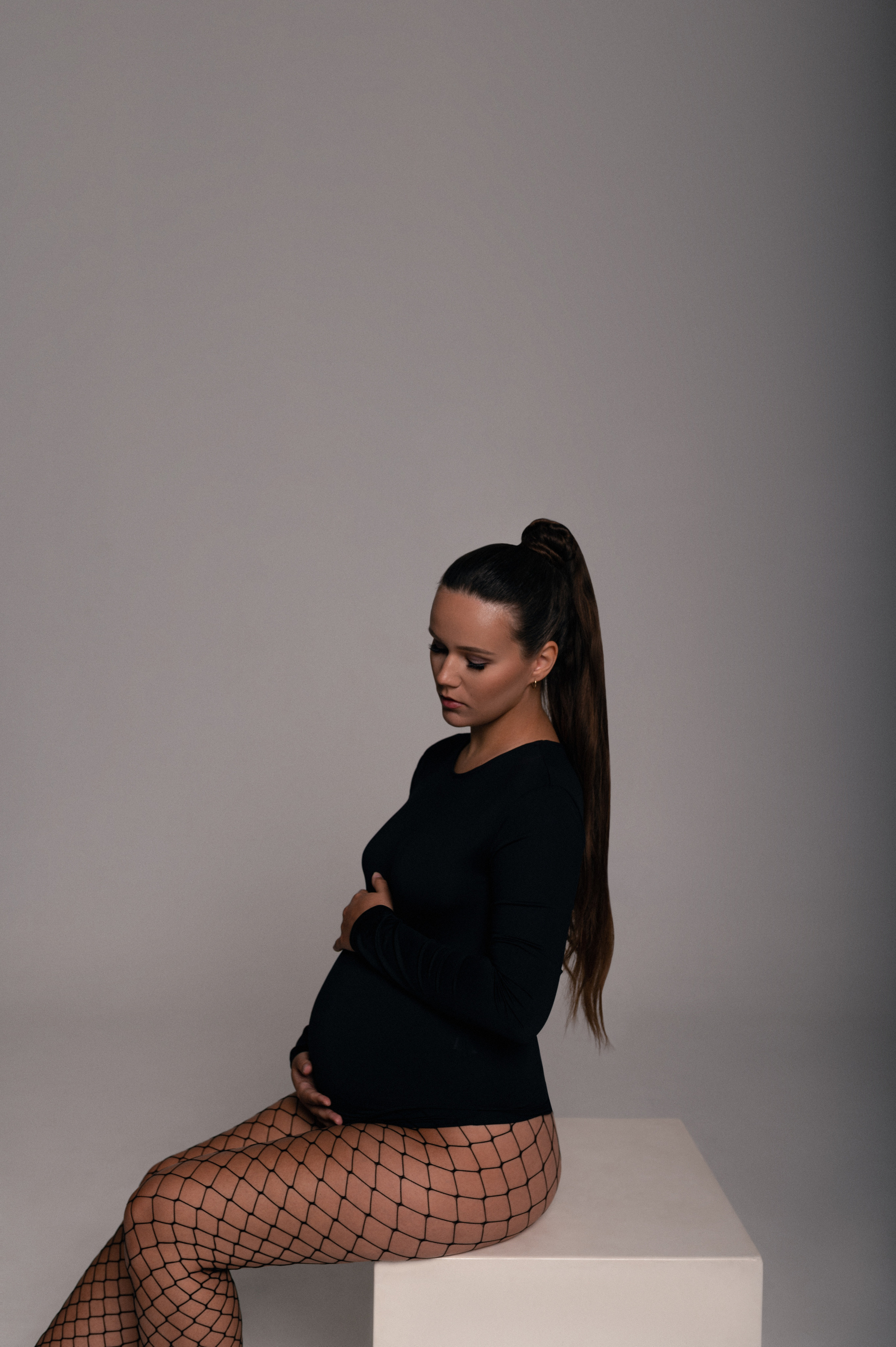 Laura. Krása tehotenstva v objektíve — Maria Milosovic, tehotenská fotografka