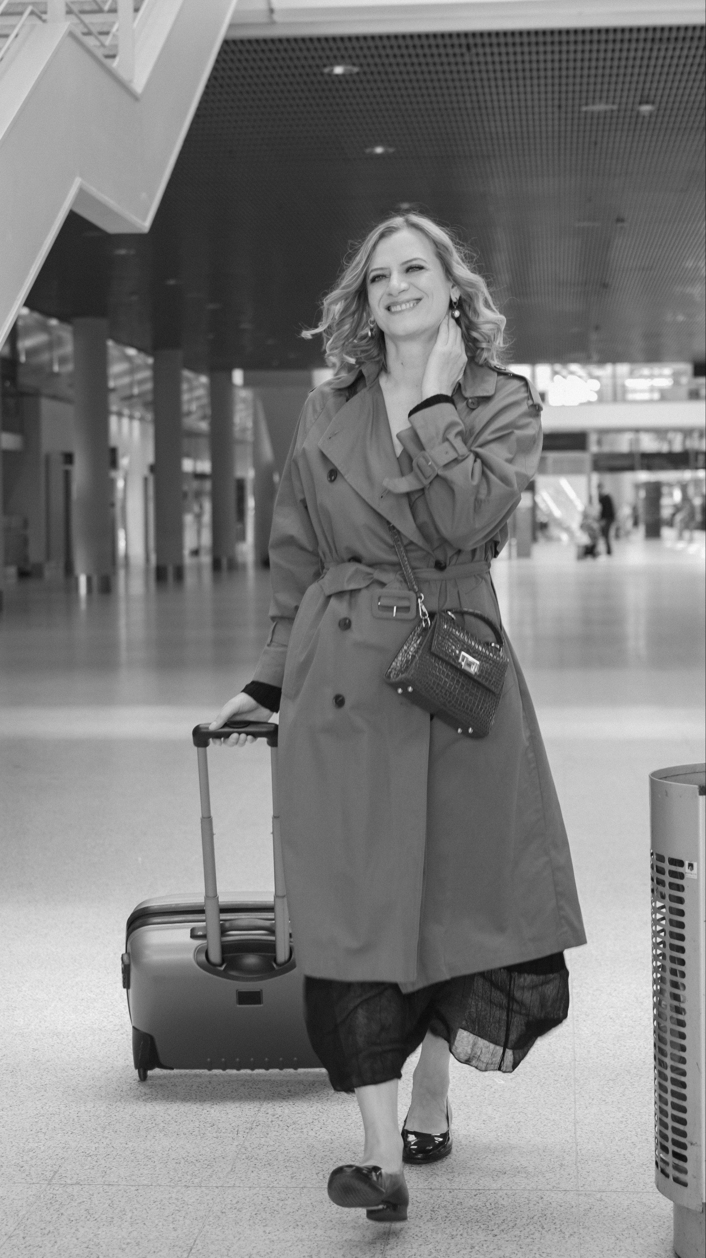 Schwarz-Weiß-Fotoshooting am Flughafen. Schwarz-weiß Fotografie in Münster. Fotografin Viktoria Roschen