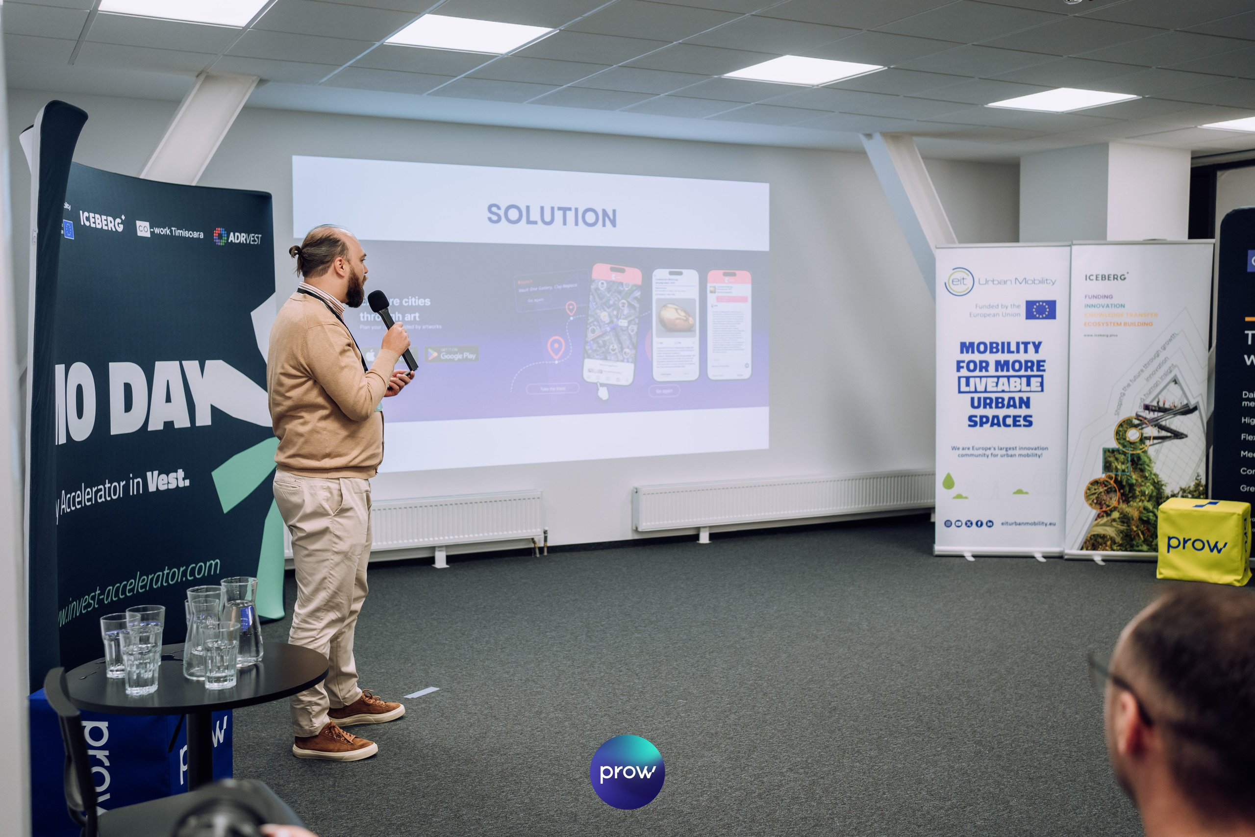 InVest DemoDay @ Cowork. Cozac Cristian Photographer