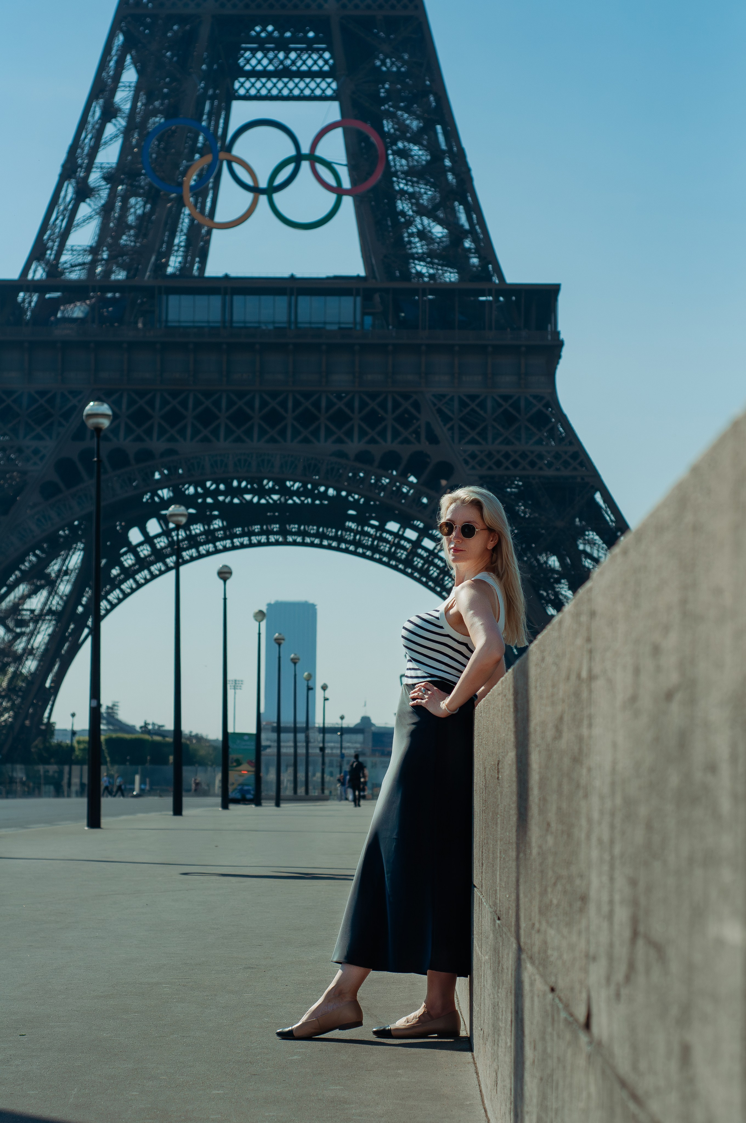 Летняя фотосессия у Эйфелевой башни. Фотограф в Париже Полина Осипова
