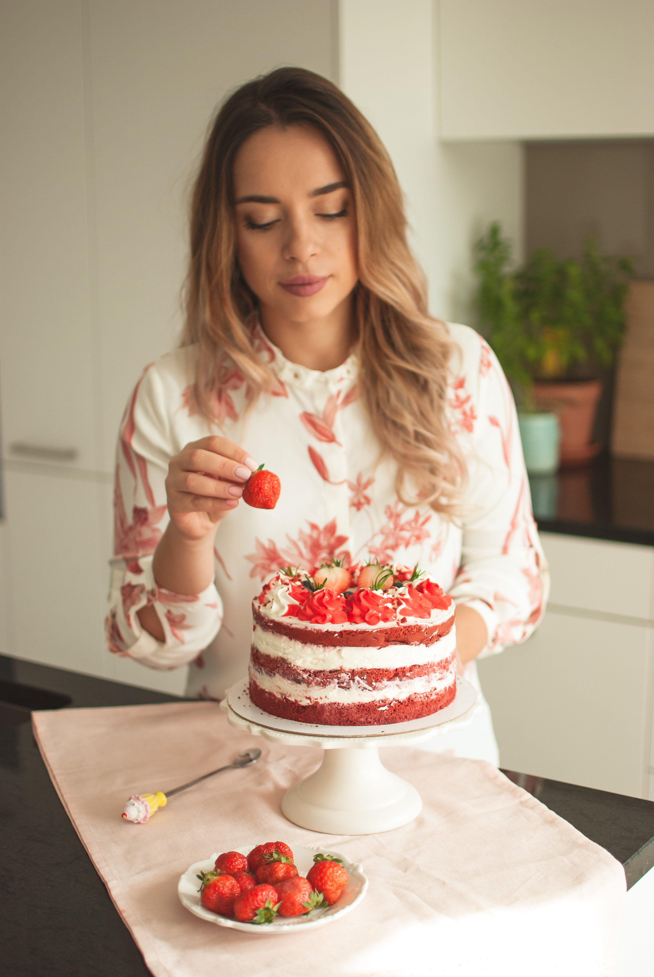 Anna content session. Family photographer Zurich & Switzerland Daria Moore