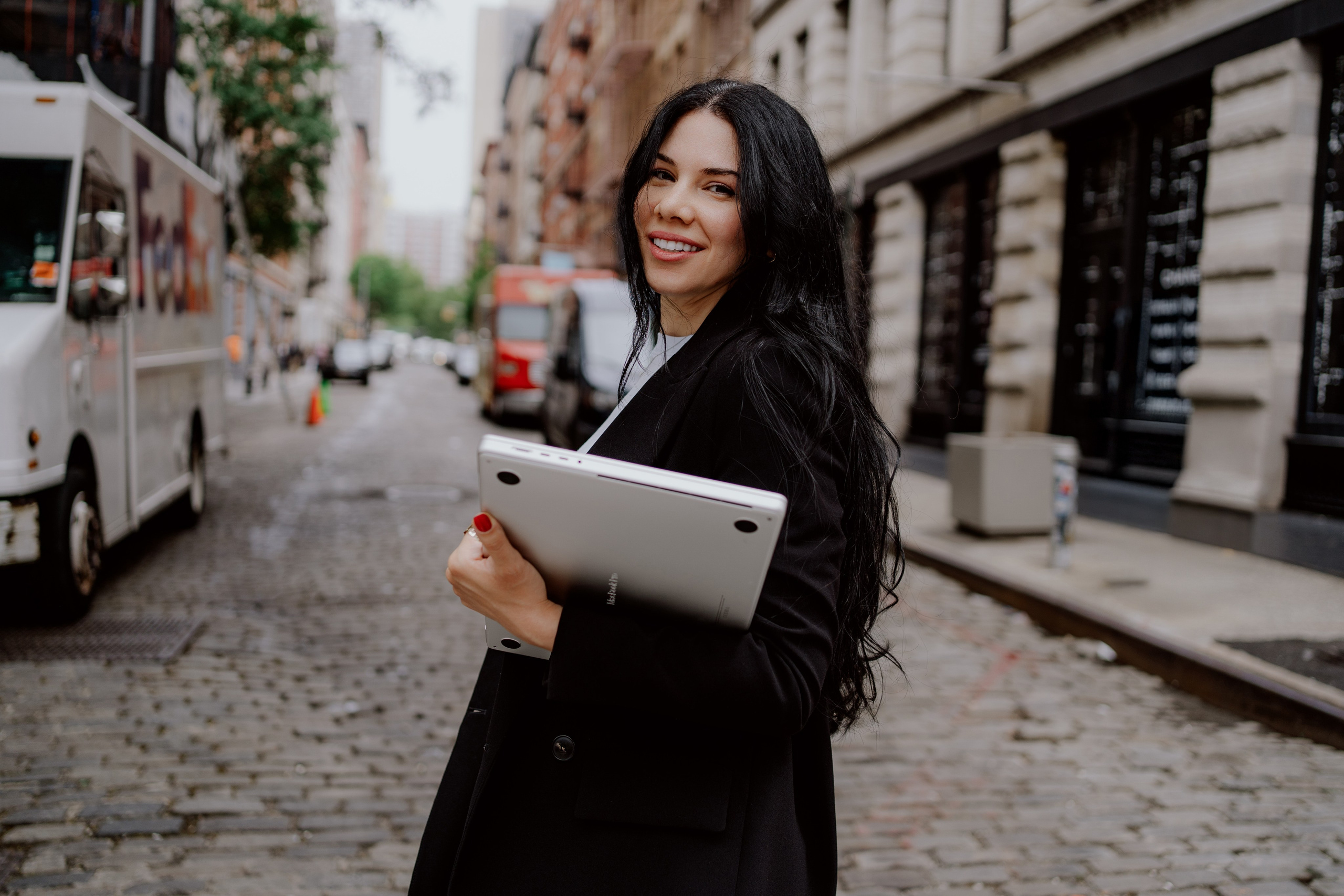 Sara. Videographer and photographer in New York // MAKAROV.VIDEO