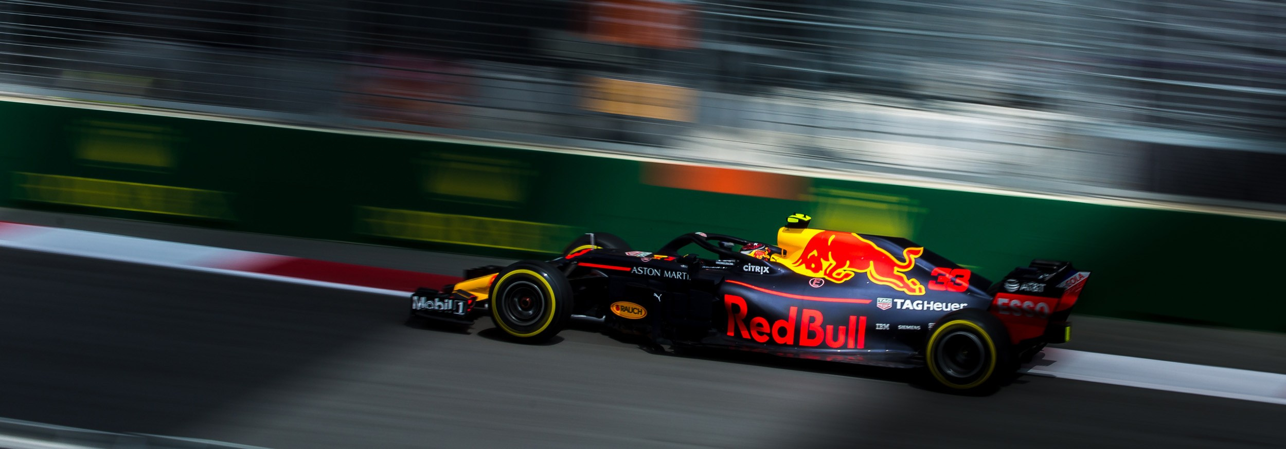 FORMULA 1. WORLDWIDE COMMERCIAL AUTOMOTIVE PHOTOGRAPHER