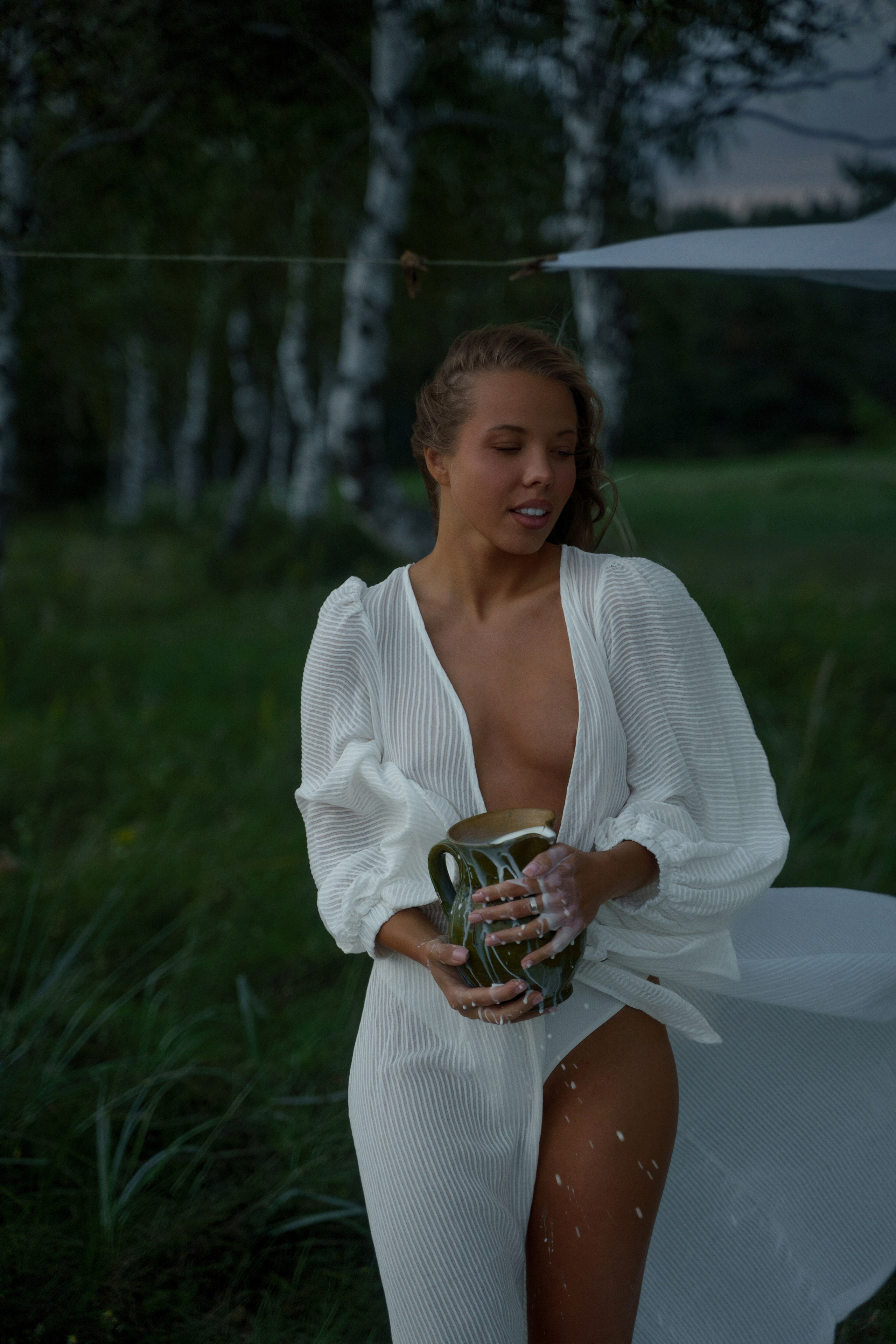 Storm, linen and milk