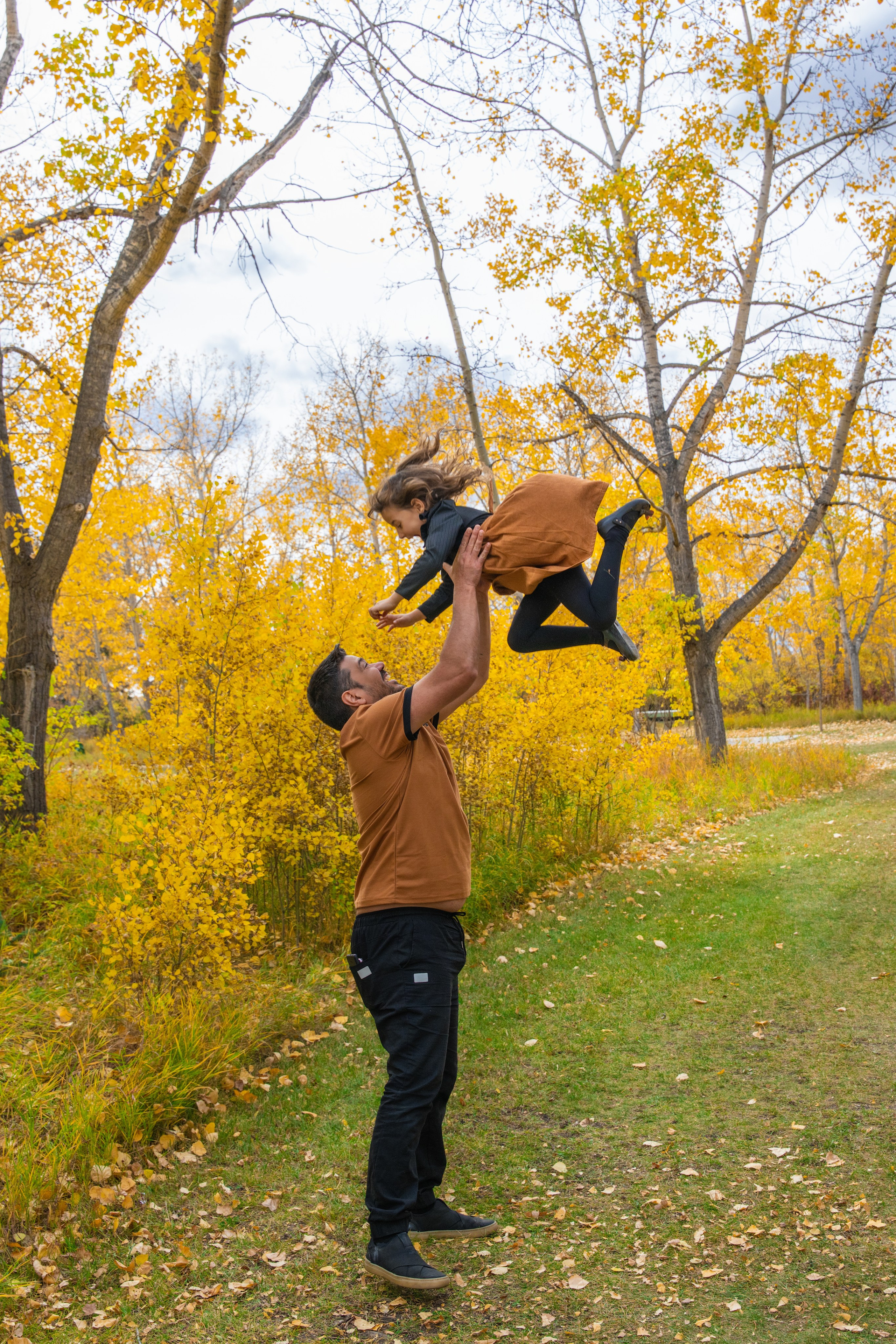 Ariana’s Family. Carlos Lima Photography — Photographer in Calgary