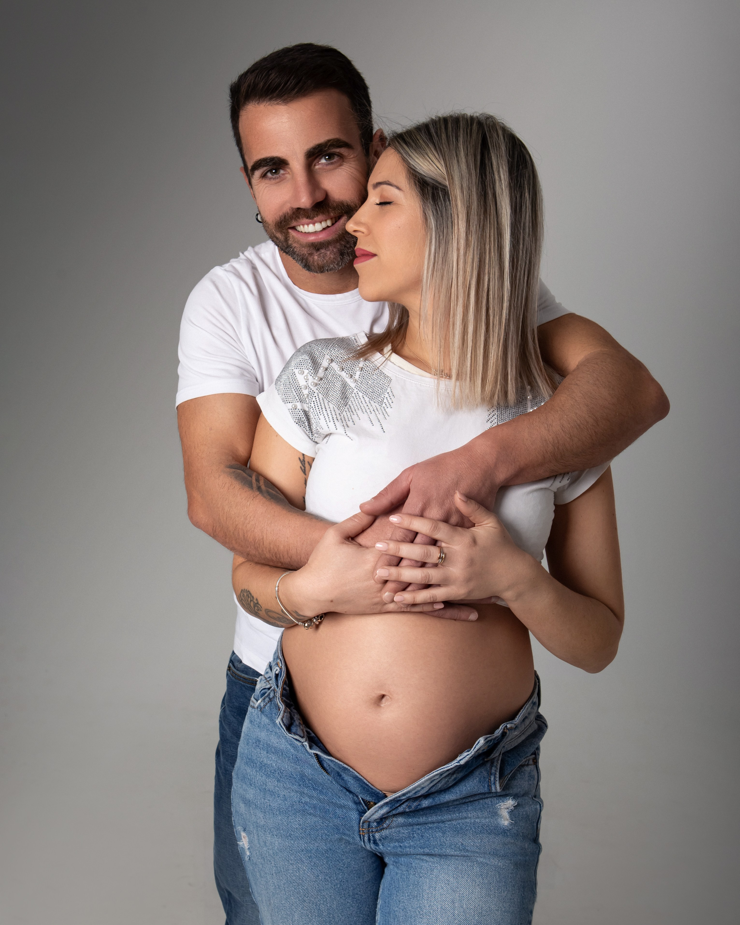 Photo shoot in minimalist style. Professional photographer in Spain